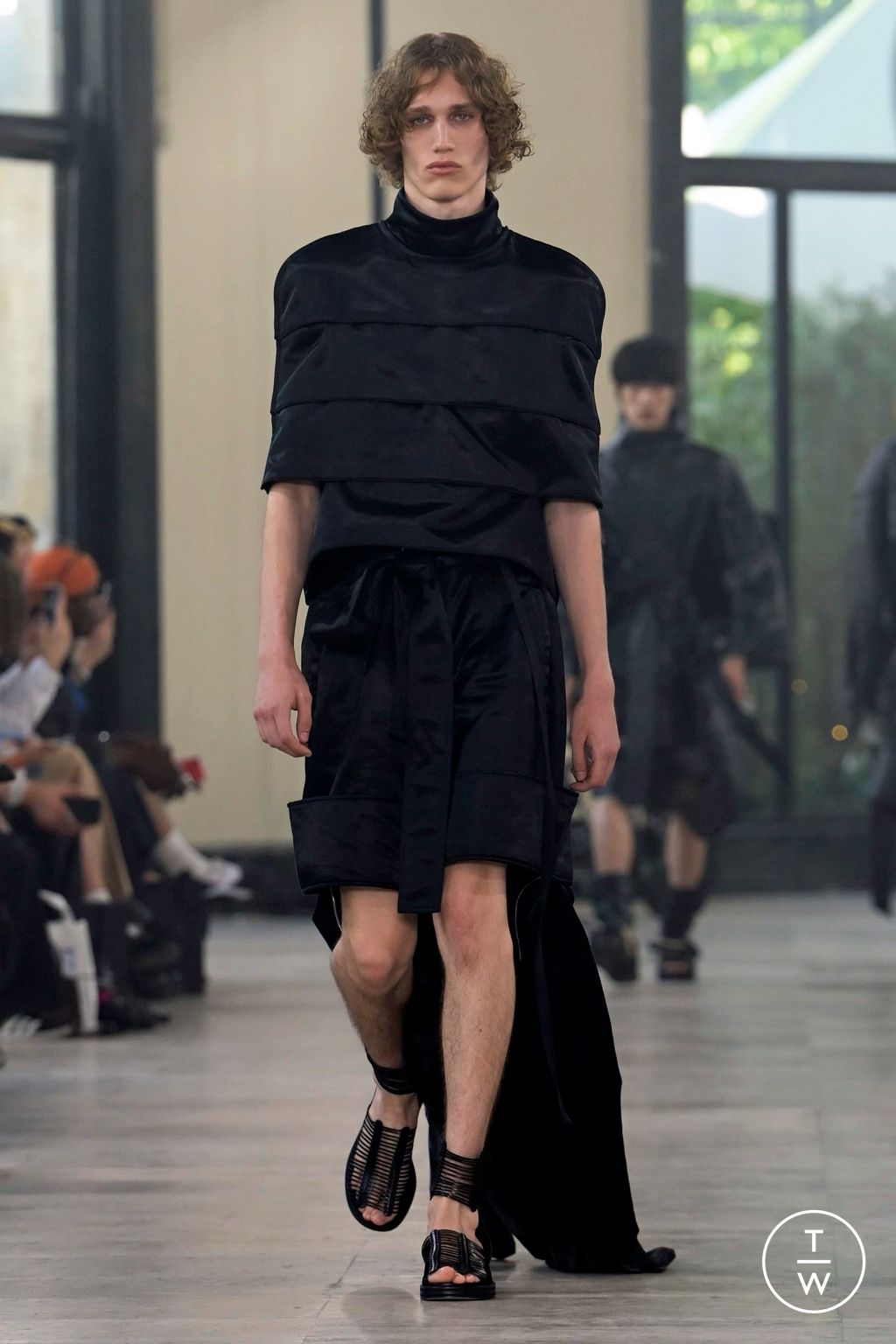 Fashion Week Paris Spring/Summer 2024 look 41 from the Songzio collection menswear