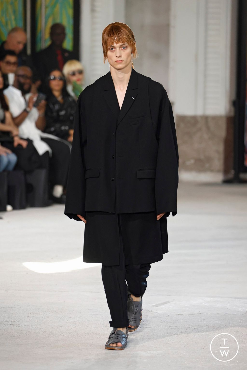Fashion Week Paris Spring-Summer 2025 look 3 from the Songzio collection 男装