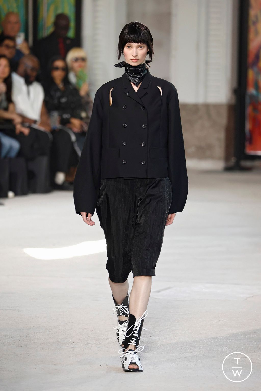 Fashion Week Paris Spring-Summer 2025 look 4 from the Songzio collection 男装