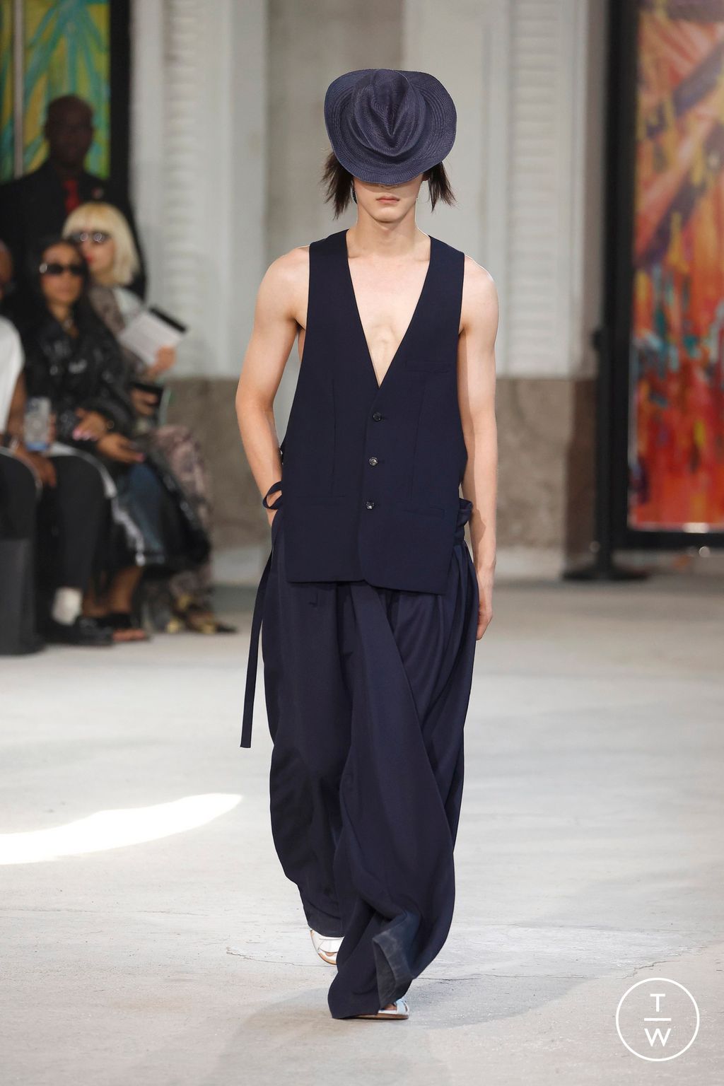Fashion Week Paris Spring-Summer 2025 look 24 from the Songzio collection menswear