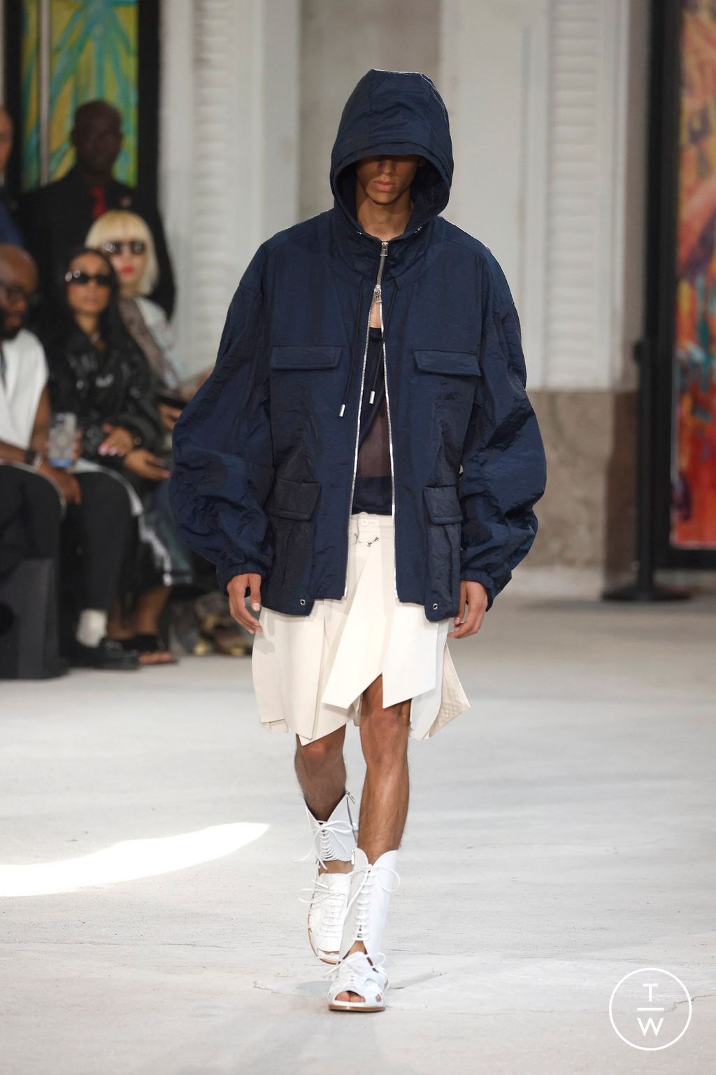 Fashion Week Paris Spring-Summer 2025 look 25 from the Songzio collection 男装
