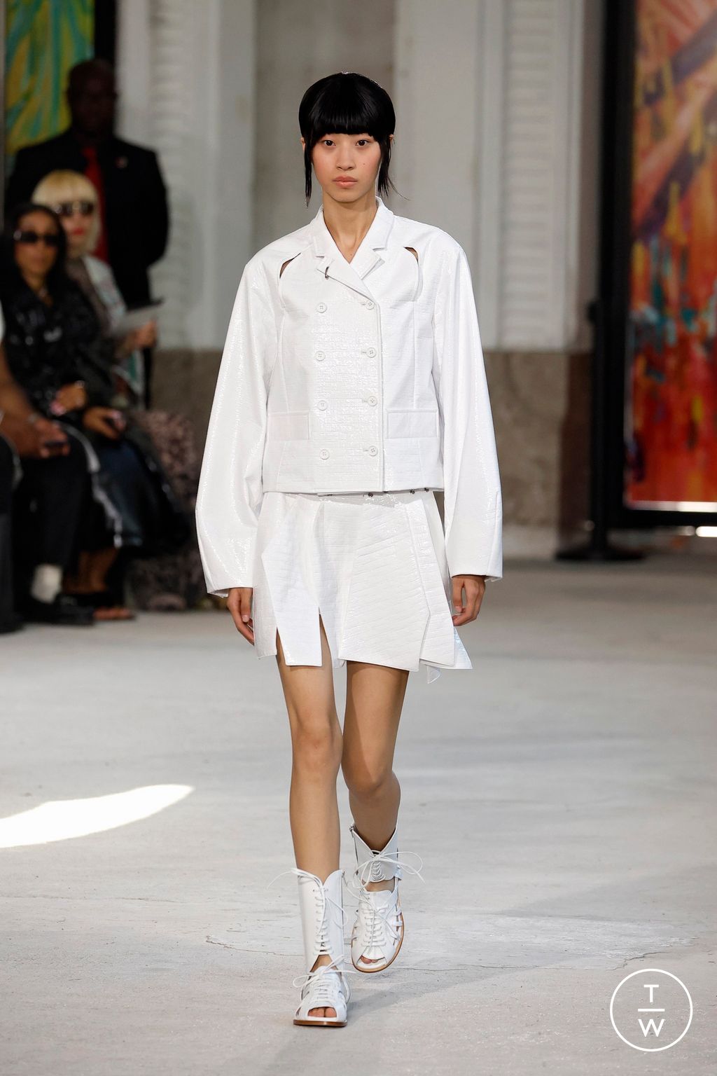 Fashion Week Paris Spring-Summer 2025 look 39 from the Songzio collection 男装