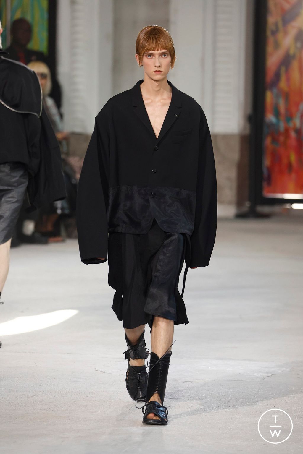 Fashion Week Paris Spring-Summer 2025 look 52 from the Songzio collection 男装