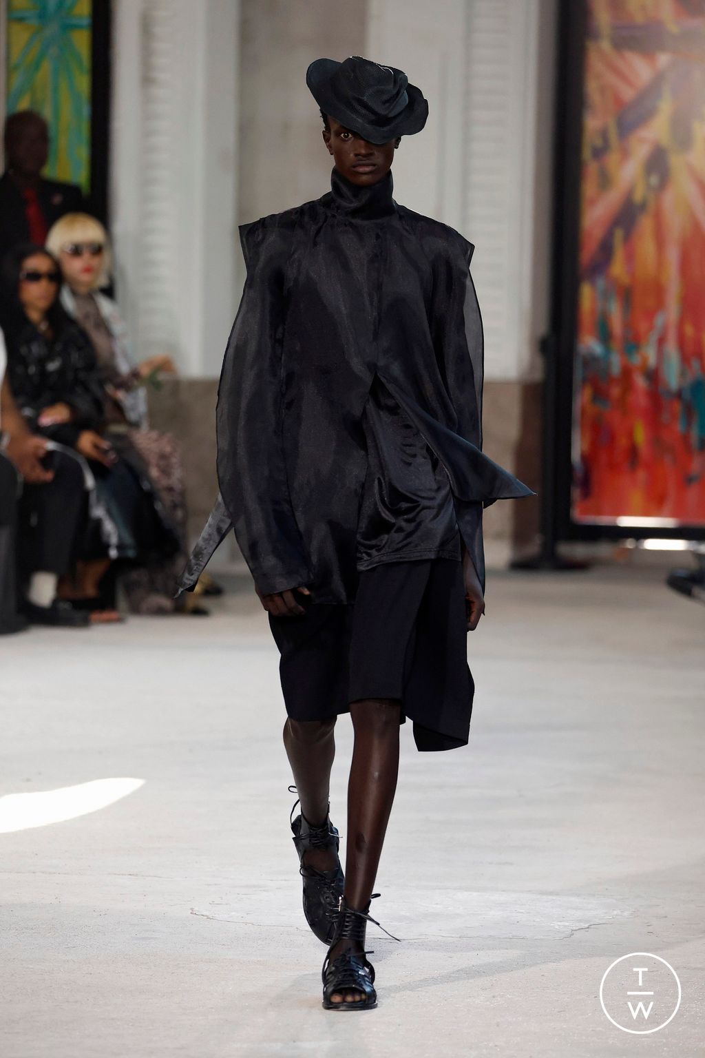 Fashion Week Paris Spring-Summer 2025 look 57 from the Songzio collection 男装