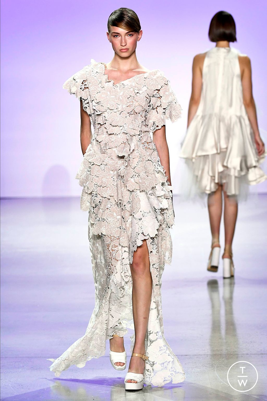 Fashion Week New York Spring/Summer 2024 look 13 de la collection Son Jung Wan womenswear