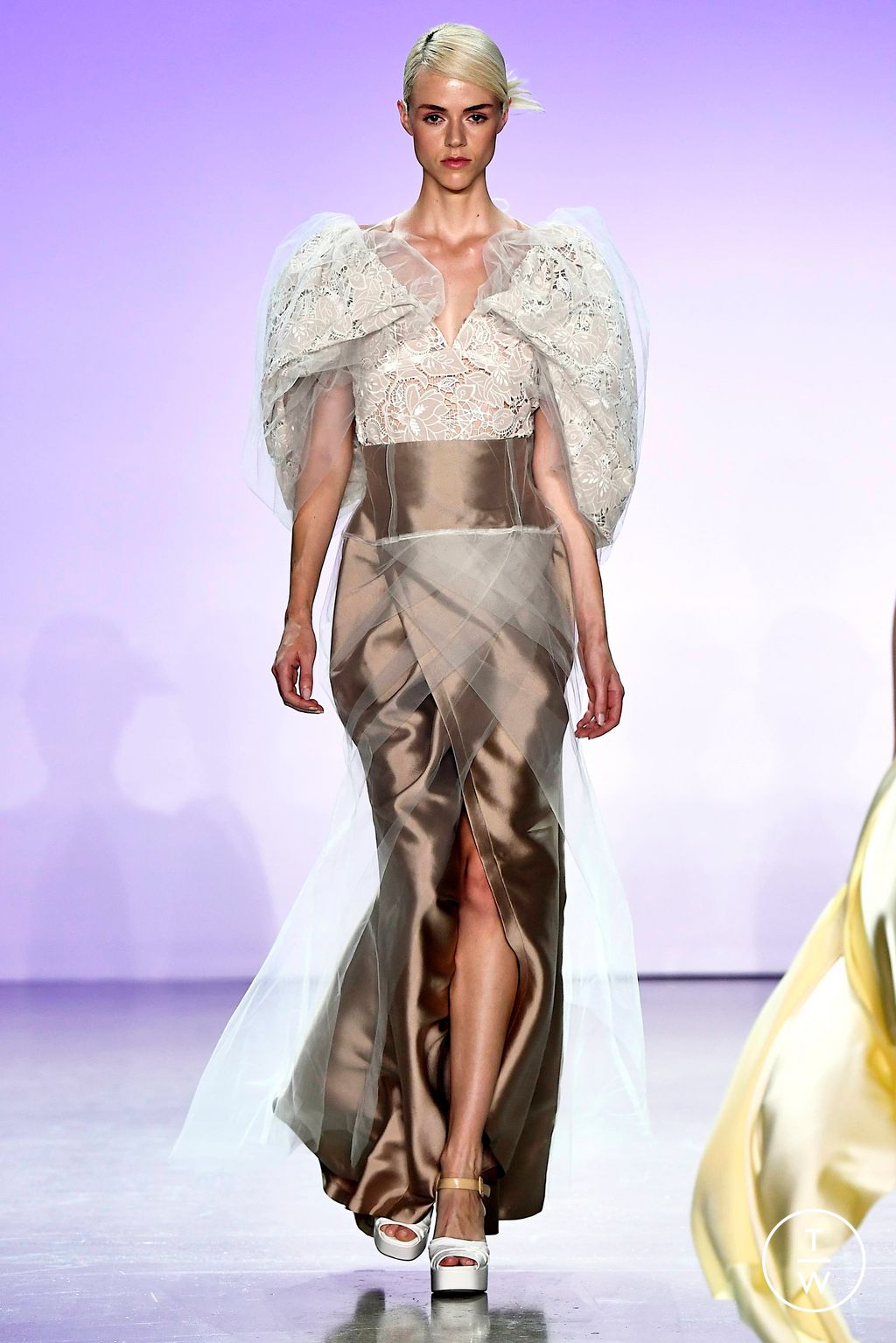 Fashion Week New York Spring/Summer 2024 look 15 de la collection Son Jung Wan womenswear