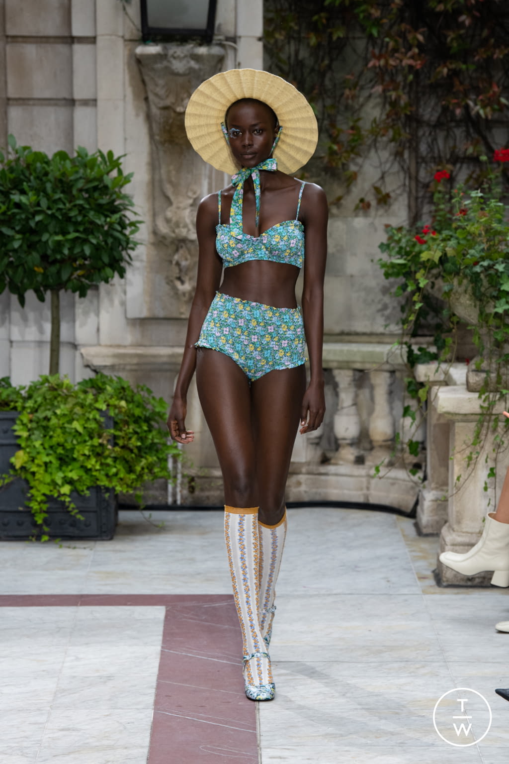 Fashion Week London Spring/Summer 2022 look 14 from the Paul & Joe collection 女装