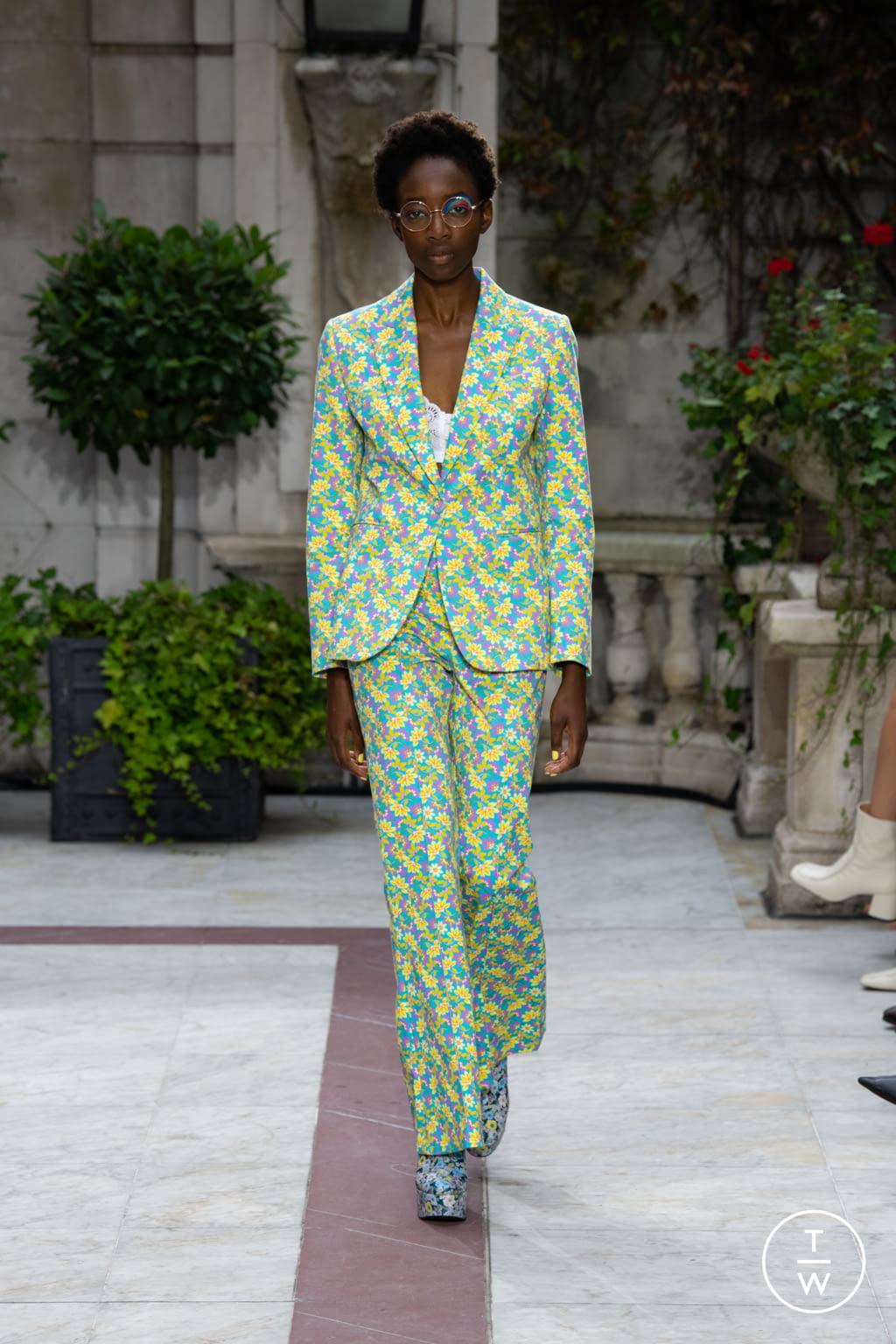 Fashion Week London Spring/Summer 2022 look 24 from the Paul & Joe collection 女装