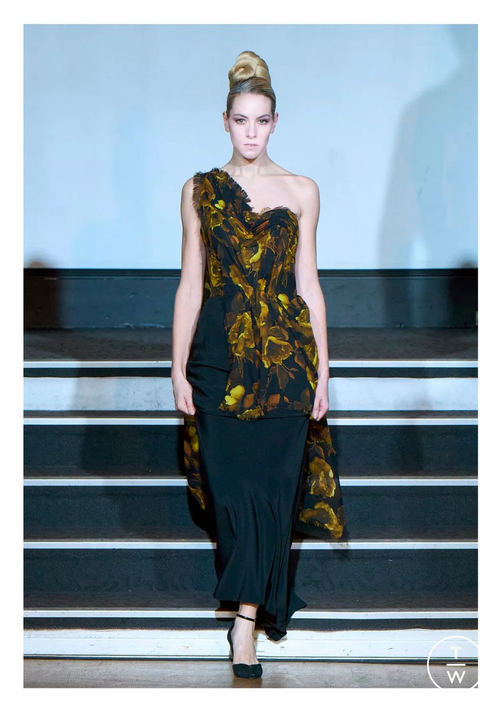 Fashion Week Paris Spring/Summer 2026 look 21 from the Franck Sorbier collection couture