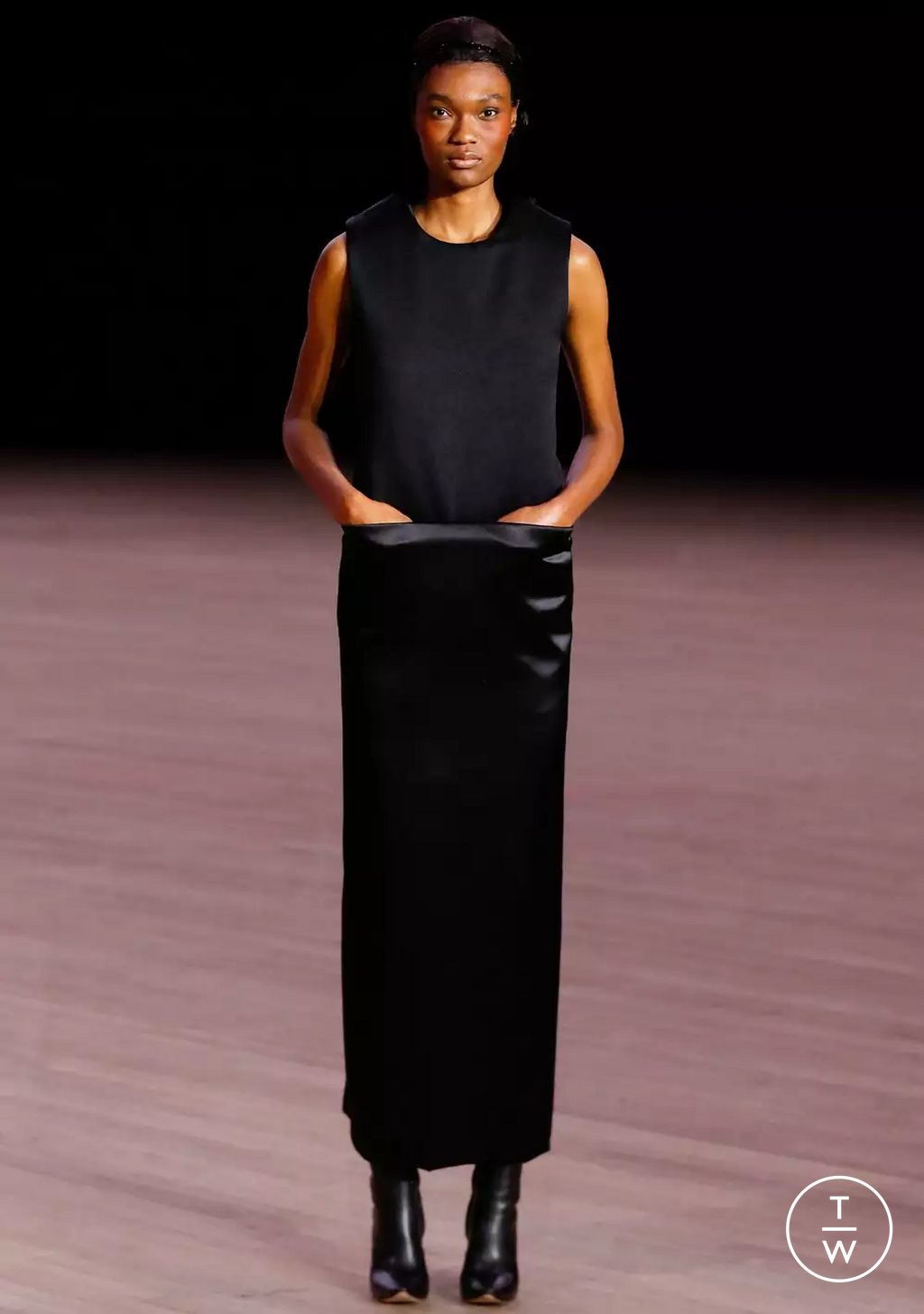 Fashion Week New York Fall/Winter 2026 look 28 from the Marc Jacobs collection womenswear