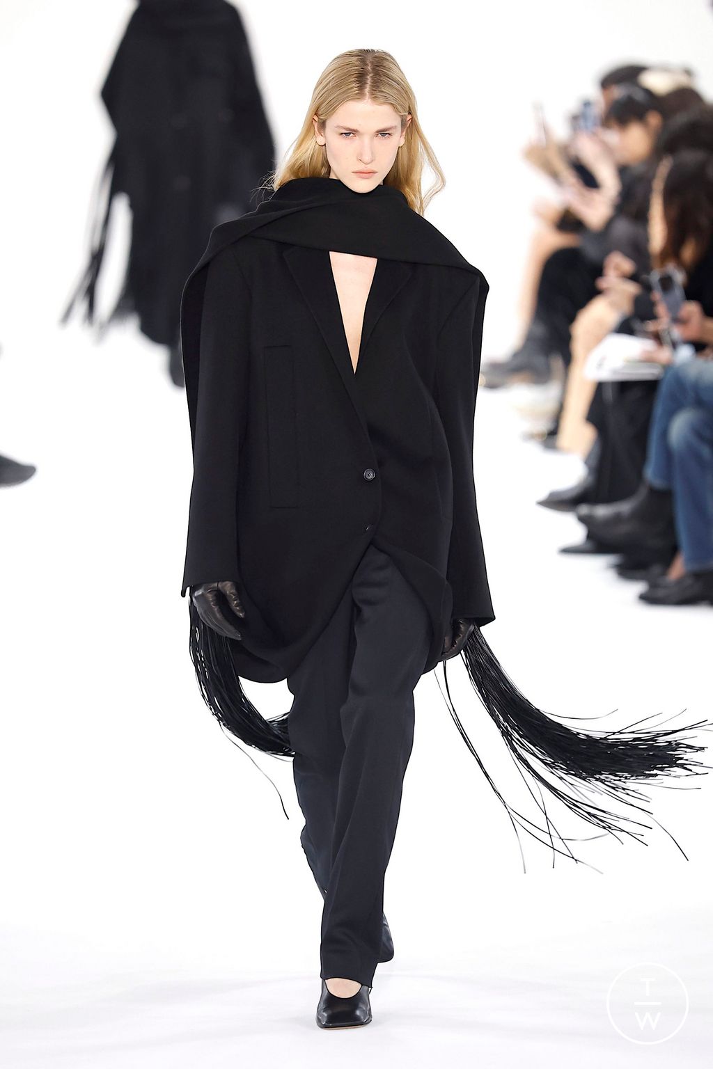 Fashion Week Milan Fall/Winter 2025 look 1 de la collection Sportmax womenswear