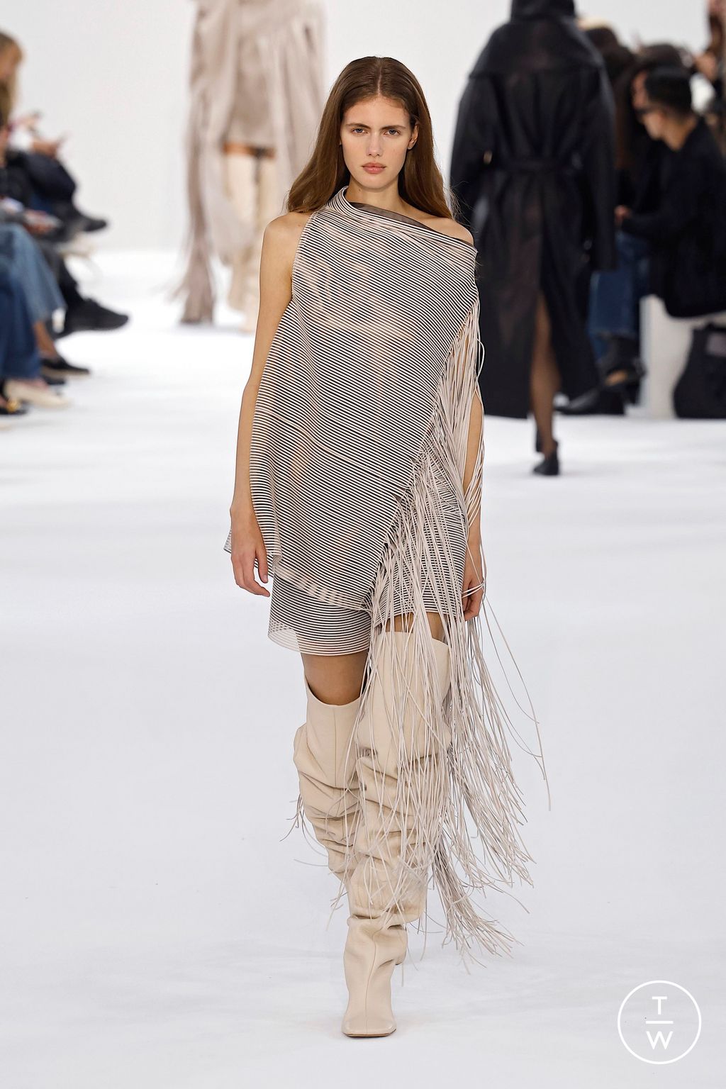 Fashion Week Milan Fall/Winter 2025 look 45 from the Sportmax collection womenswear