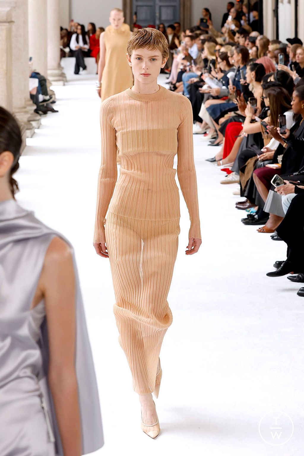 Fashion Week Milan Spring/Summer 2025 look 13 de la collection Sportmax womenswear