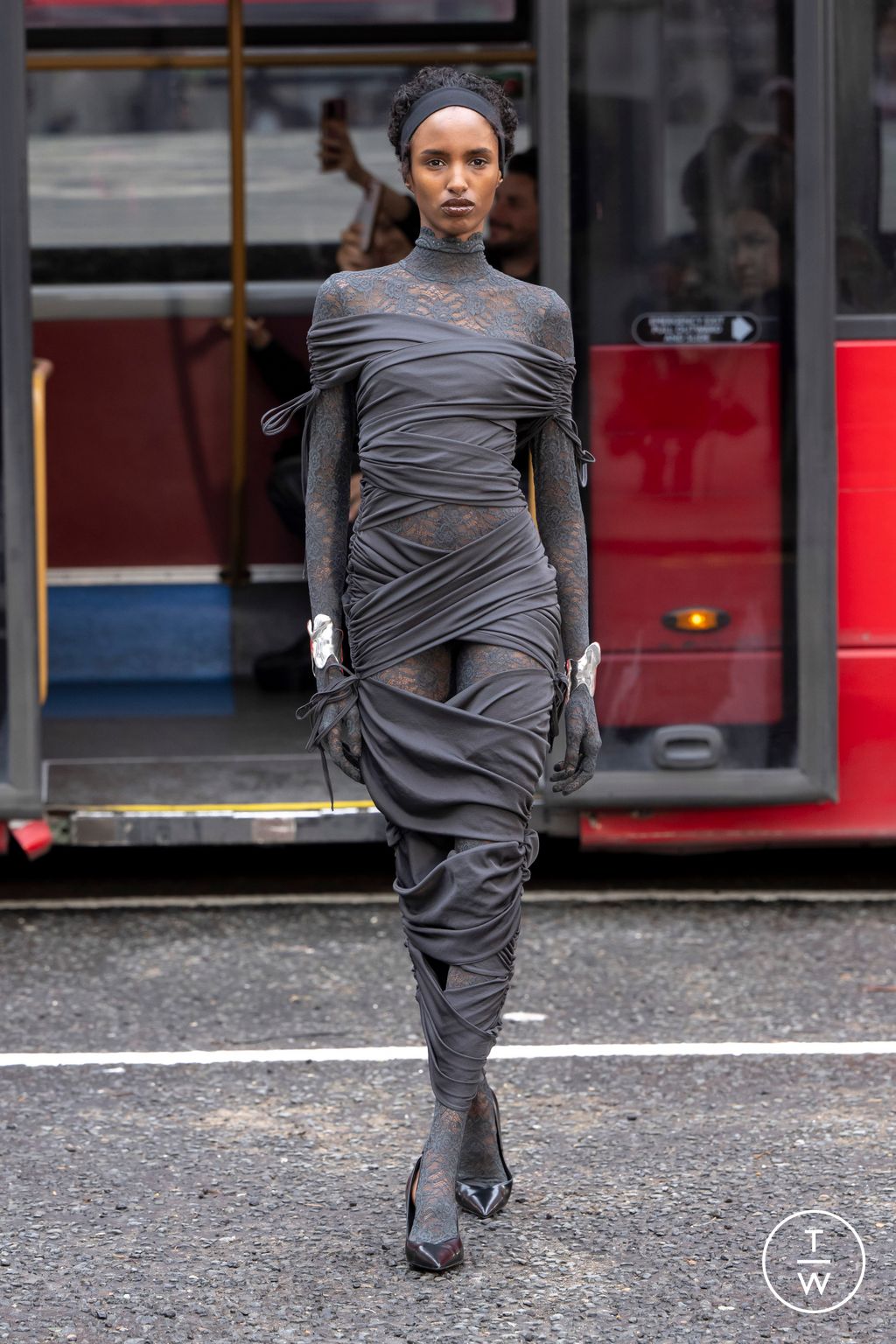 Fashion Week London Fall/Winter 2024 look 33 from the SRVC collection womenswear