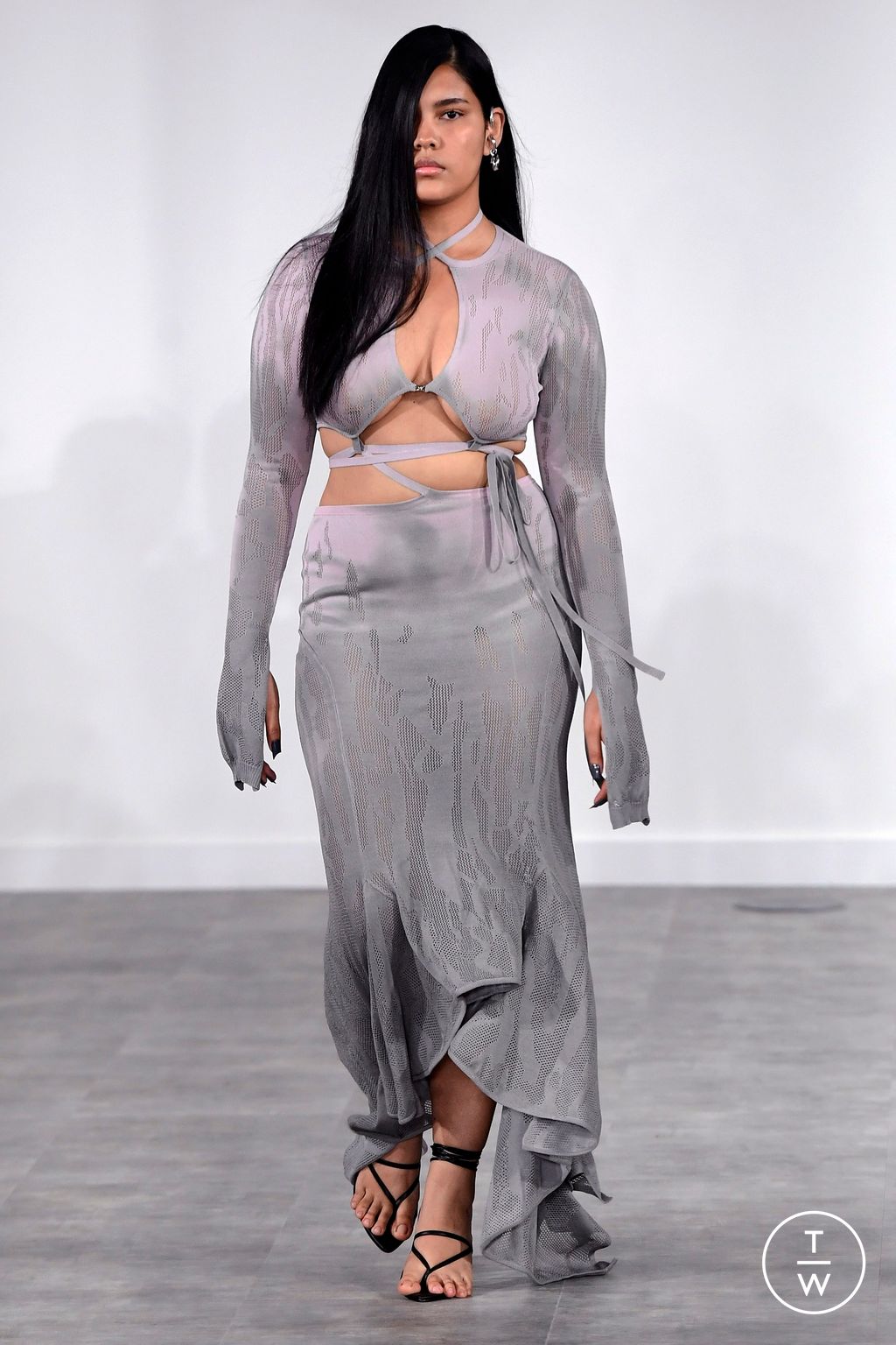 Fashion Week London Spring/Summer 2024 look 4 from the SRVC collection womenswear