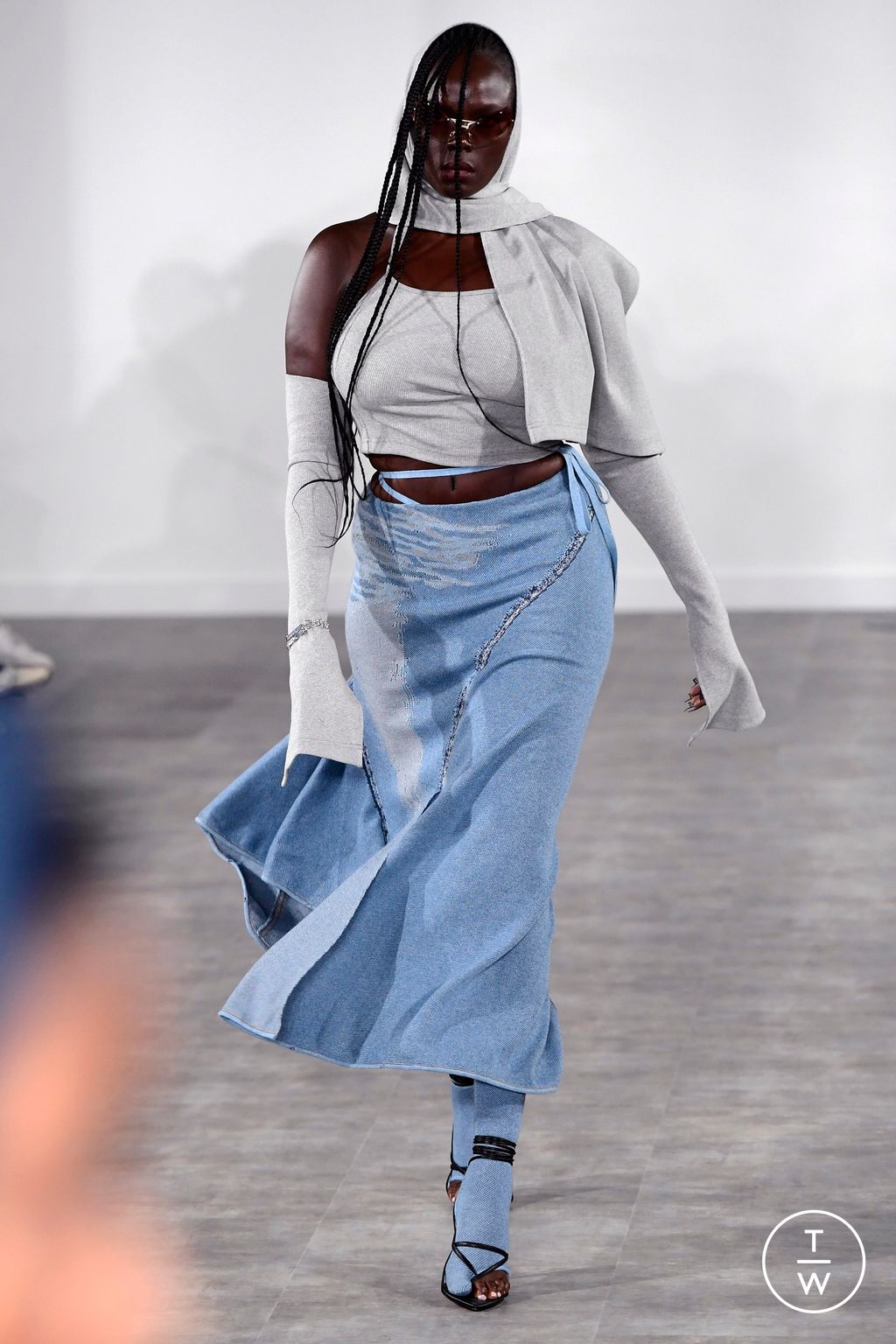Fashion Week London Spring/Summer 2024 look 11 from the SRVC collection womenswear