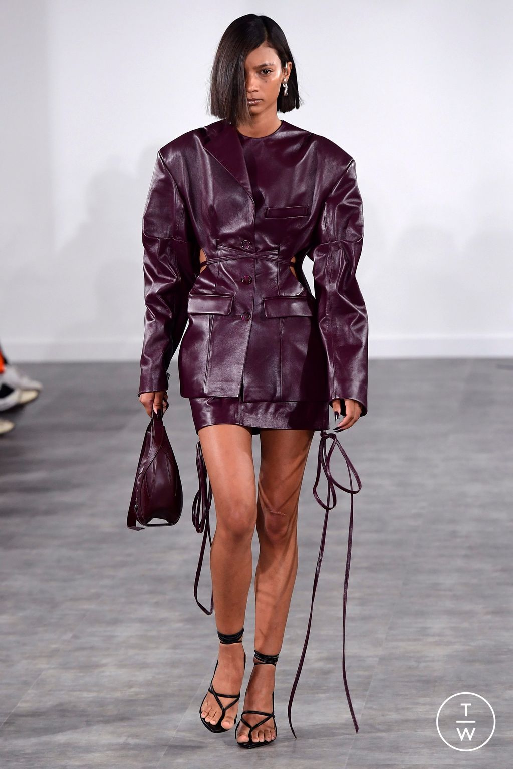 Fashion Week London Spring/Summer 2024 look 13 de la collection SRVC womenswear