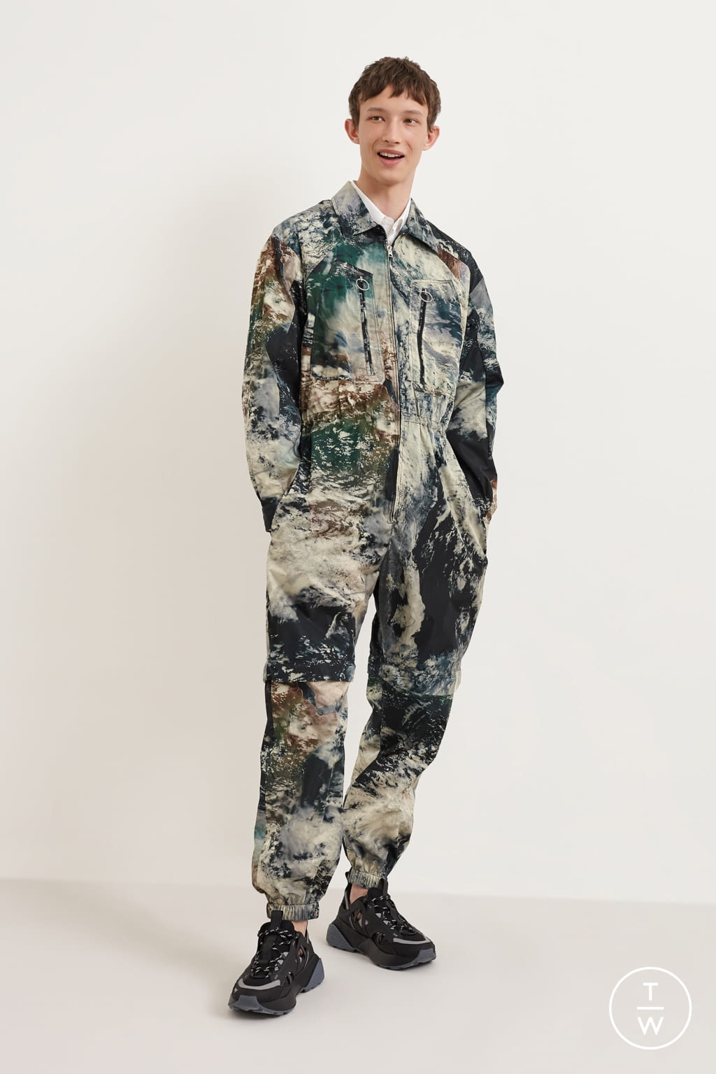 Fashion Week Paris Spring/Summer 2020 look 5 from the Stella McCartney collection menswear