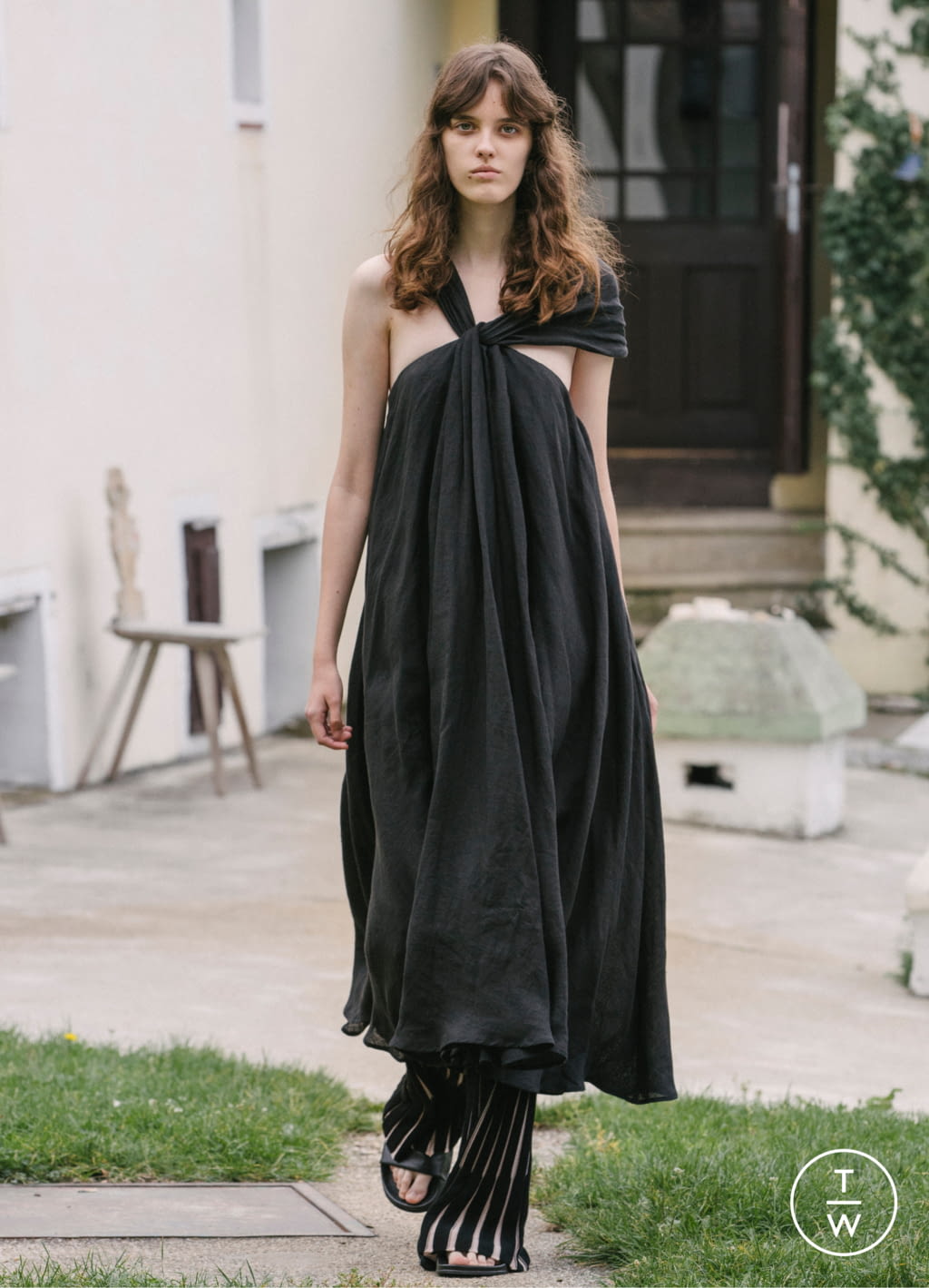 Fashion Week Paris Spring/Summer 2021 look 22 from the Nehera collection womenswear