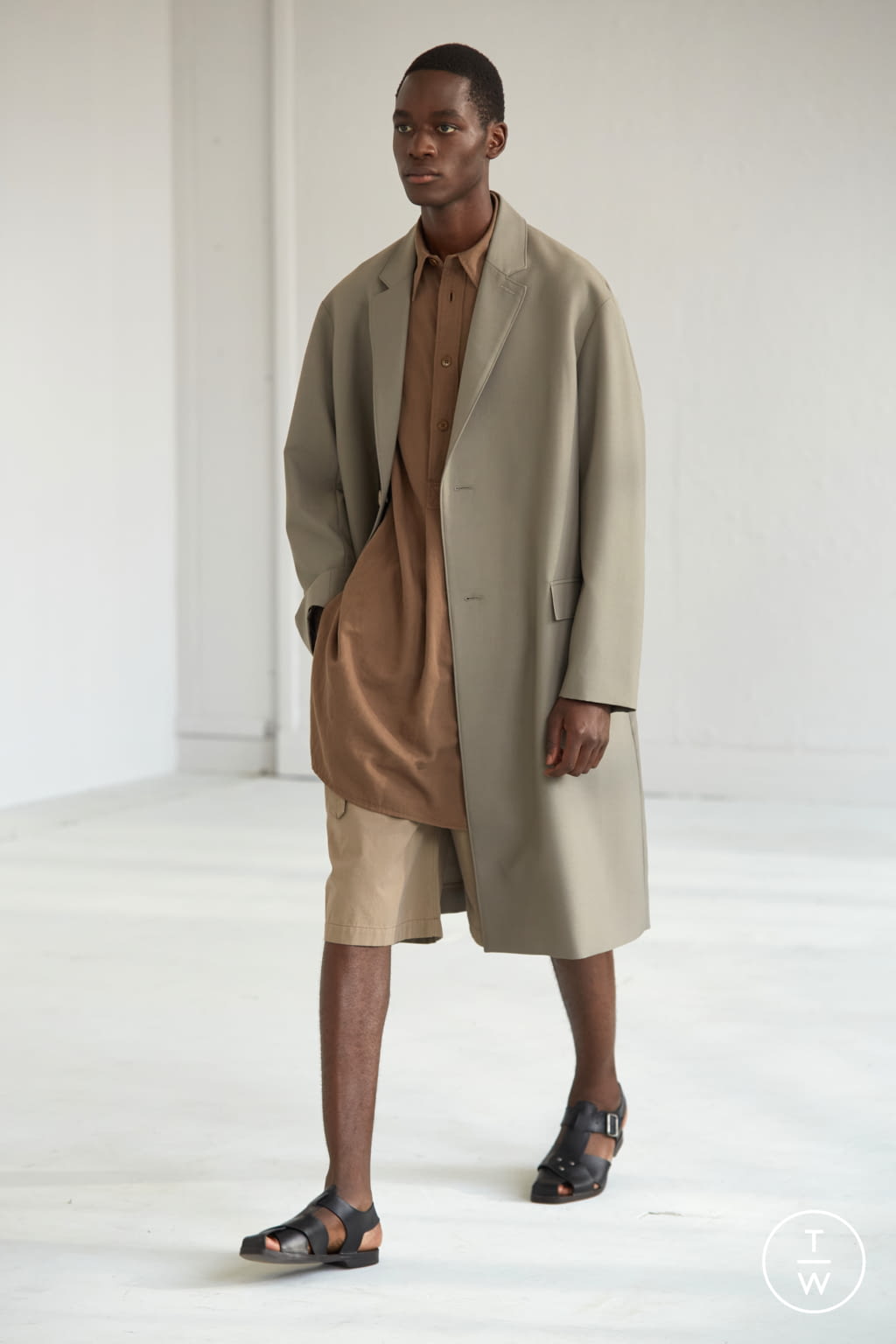 Fashion Week Paris Spring/Summer 2021 look 25 from the Lemaire collection menswear