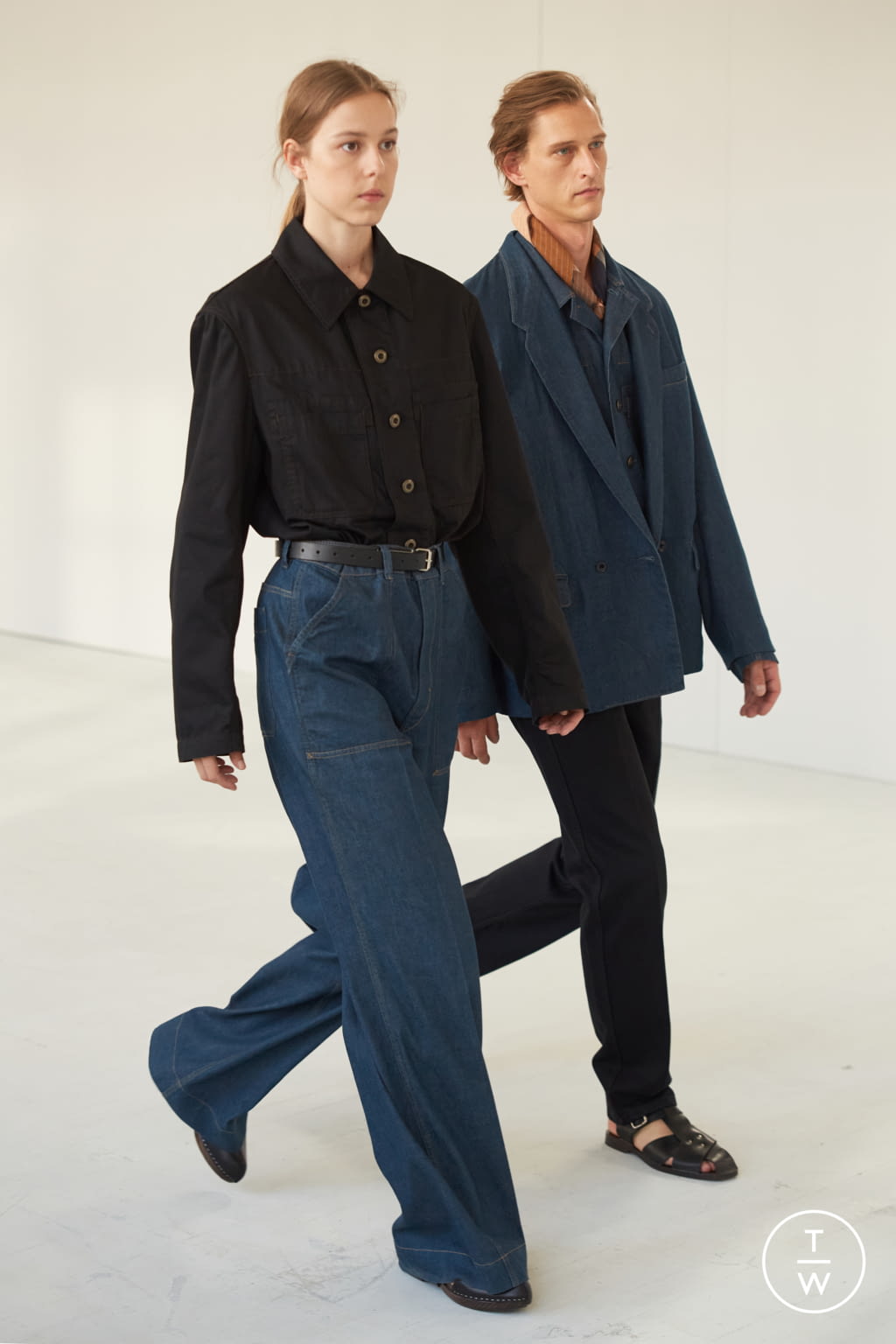 Fashion Week Paris Spring/Summer 2021 look 35 from the Lemaire collection 男装