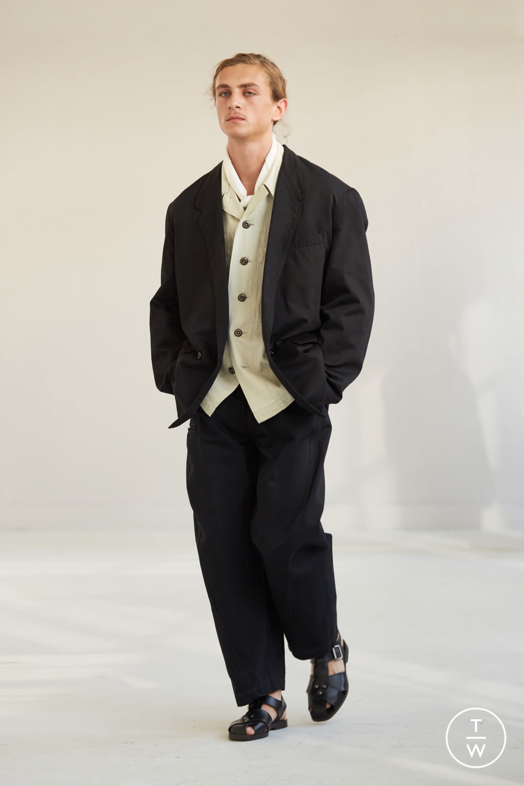 Fashion Week Paris Spring/Summer 2021 look 36 from the Lemaire collection menswear