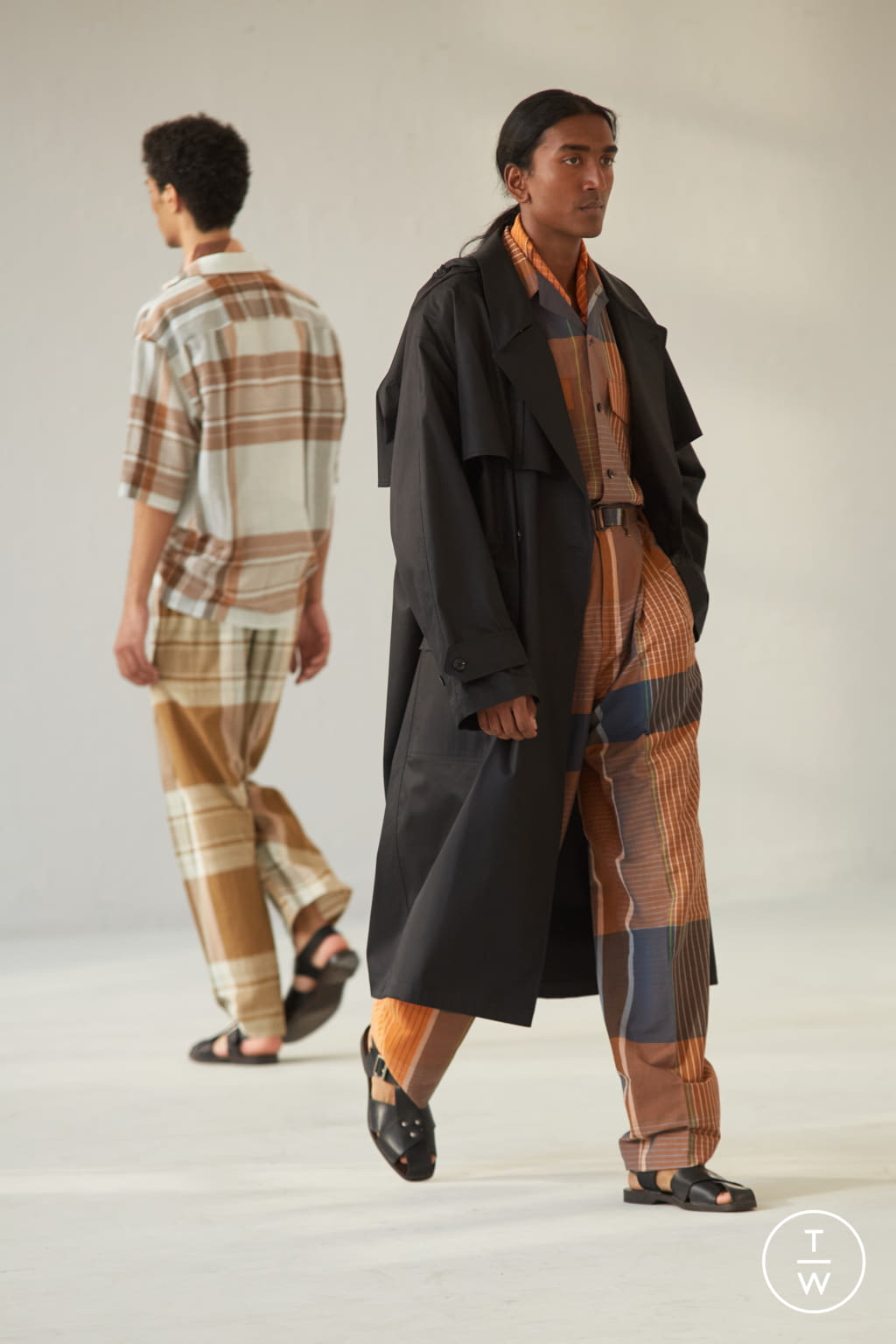 Fashion Week Paris Spring/Summer 2021 look 42 from the Lemaire collection menswear