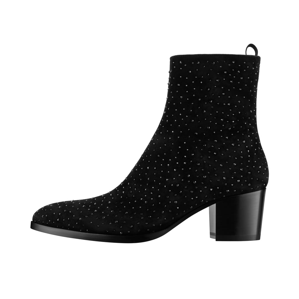 Fashion Week Paris Spring/Summer 2021 look 21 from the Christian Louboutin collection menswear accessories