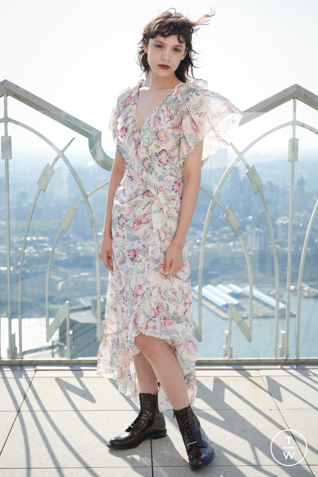 Fashion Week New York Spring/Summer 2022 look 2 from the Cinq à Sept collection womenswear