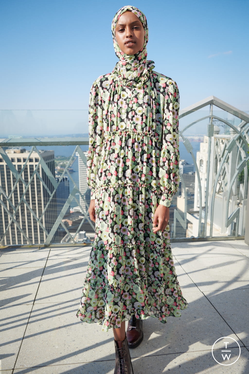 Fashion Week New York Spring/Summer 2022 look 15 from the Cinq à Sept collection womenswear