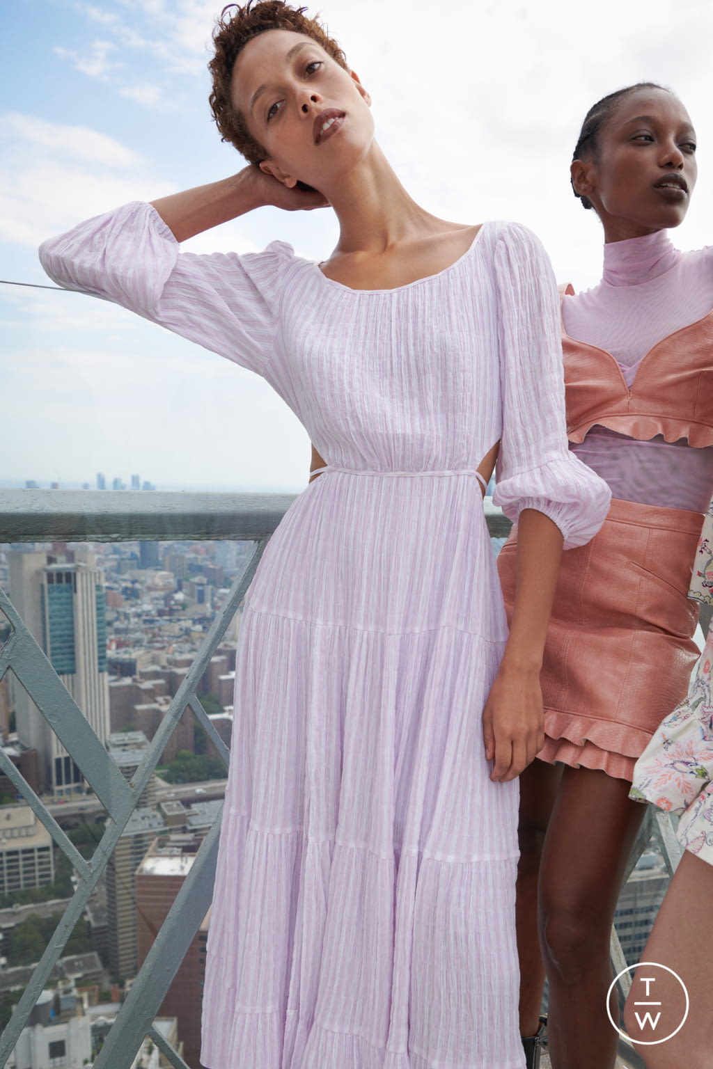 Fashion Week New York Spring/Summer 2022 look 1 de la collection Cinq à Sept womenswear