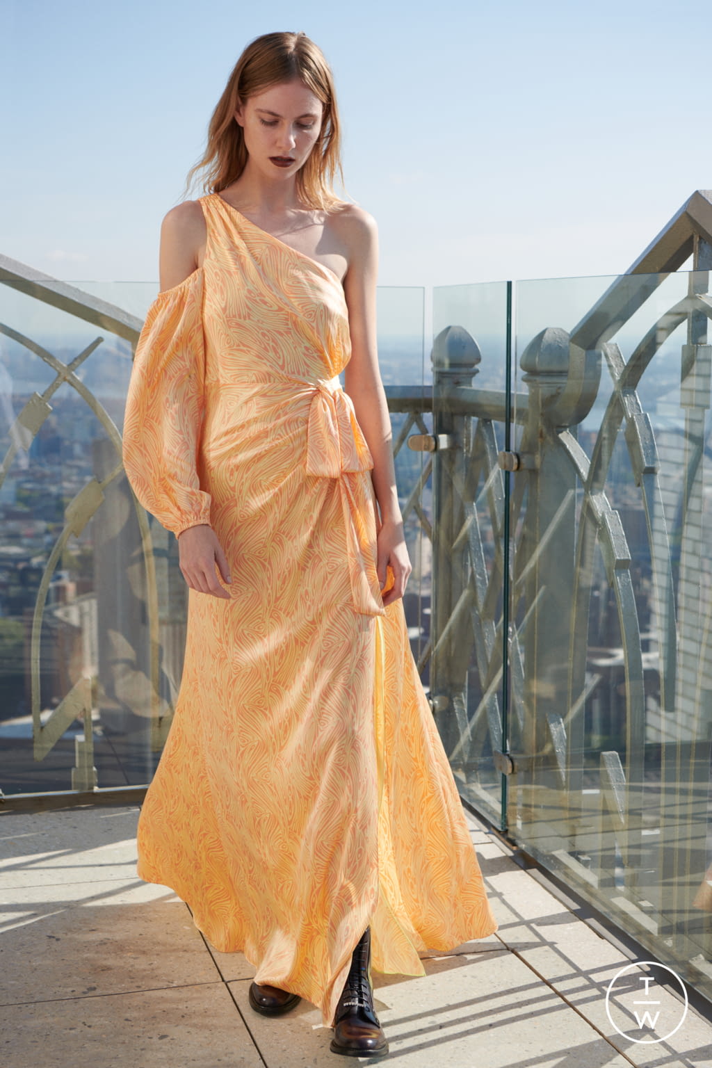 Fashion Week New York Spring/Summer 2022 look 25 from the Cinq à Sept collection womenswear
