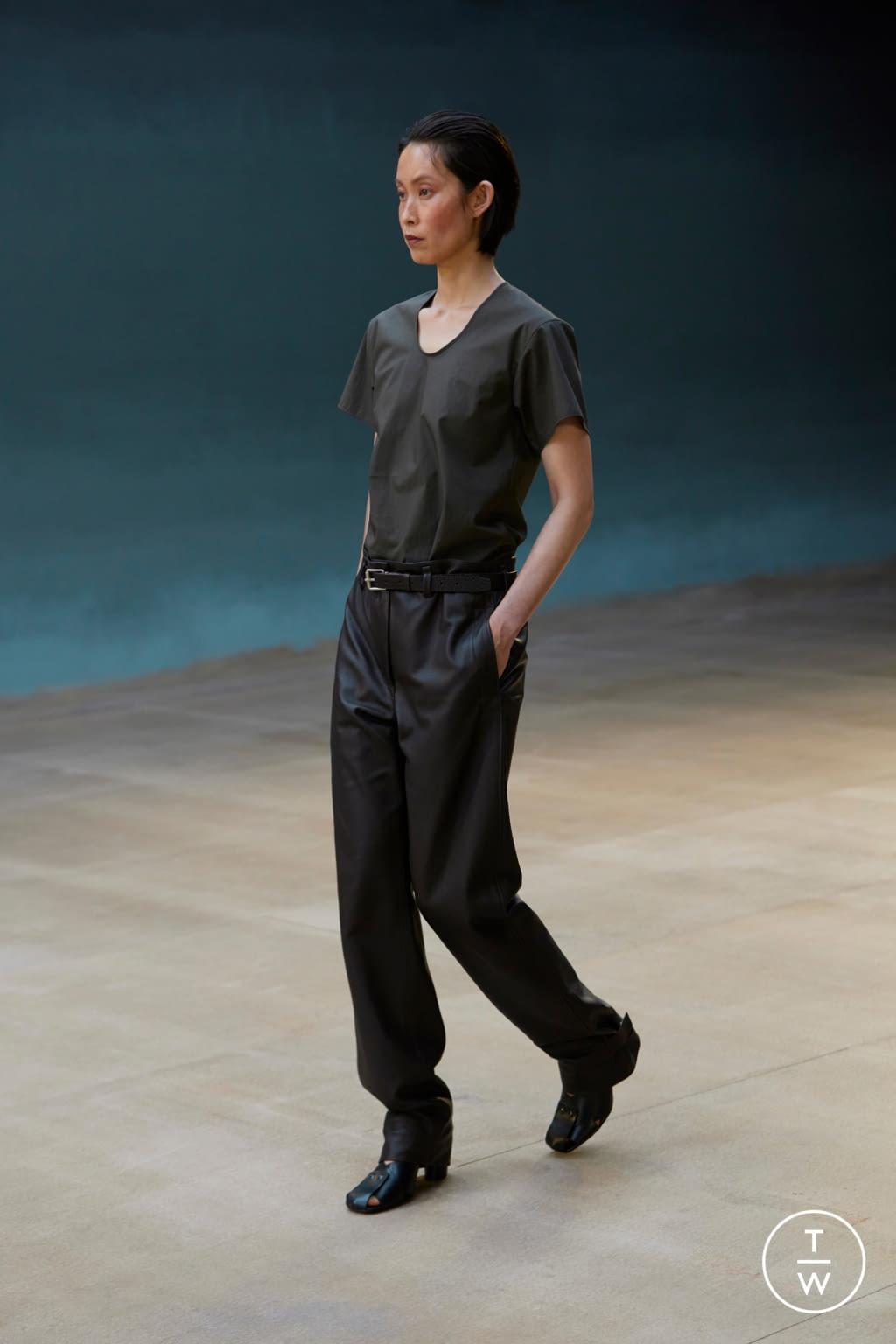 Fashion Week Paris Spring/Summer 2022 look 15 from the Lemaire collection menswear