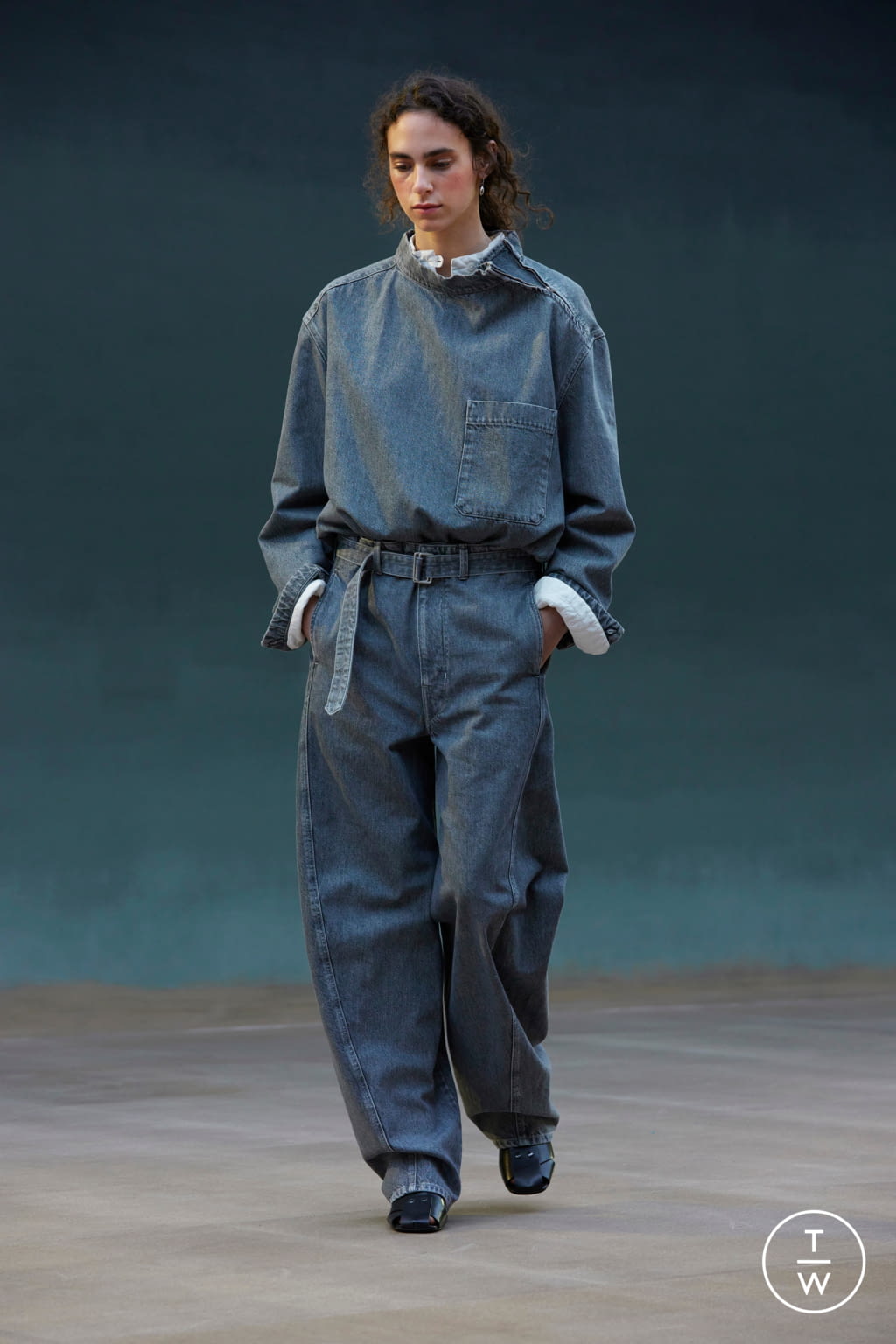 Fashion Week Paris Spring/Summer 2022 look 28 from the Lemaire collection menswear