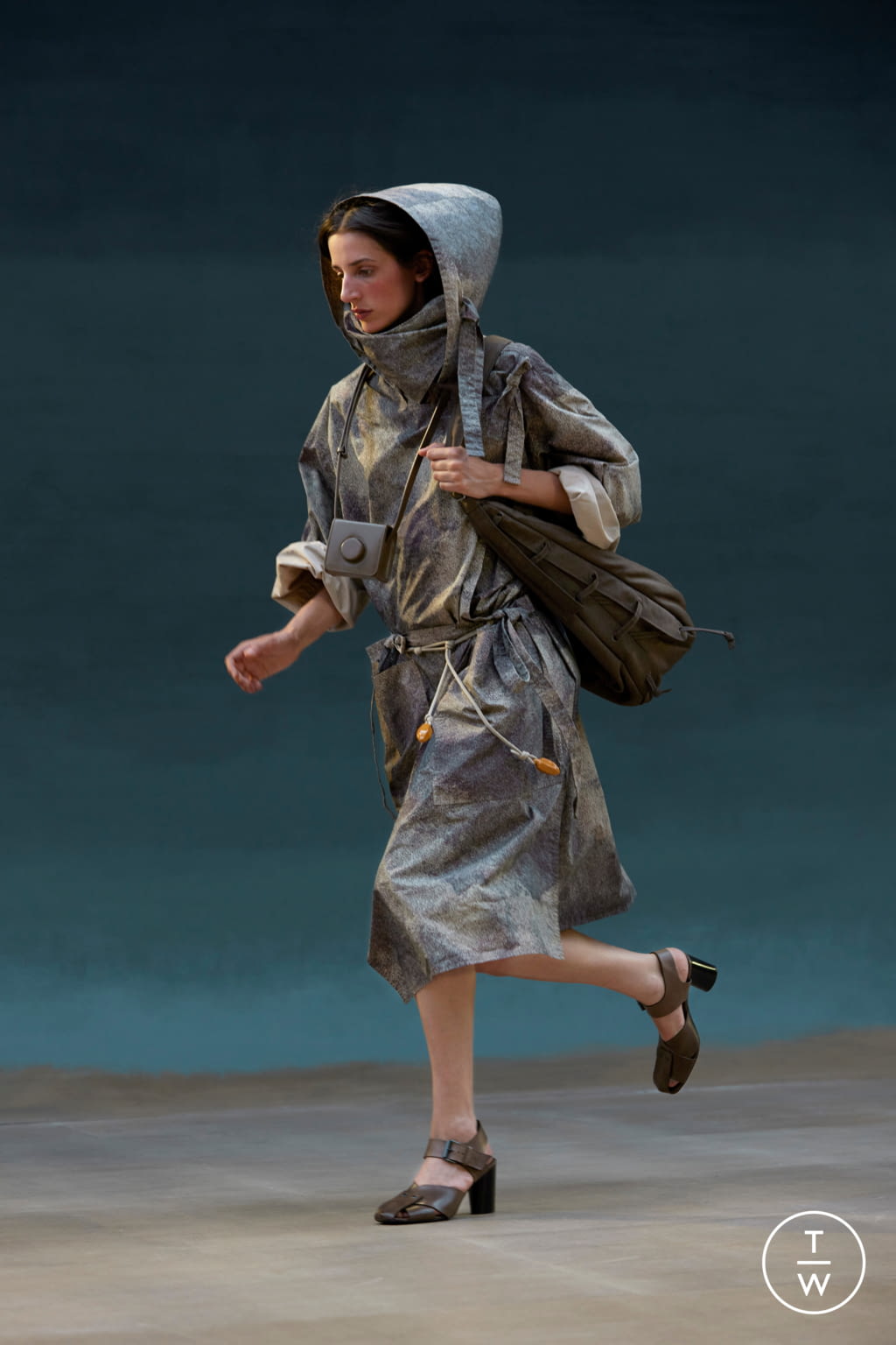 Fashion Week Paris Spring/Summer 2022 look 42 from the Lemaire collection menswear