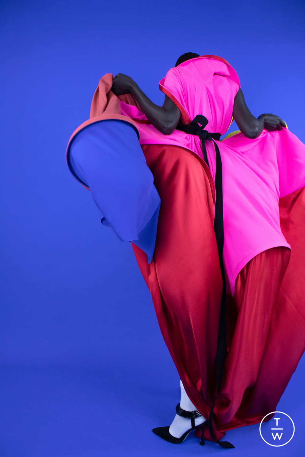 Fashion Week London Spring/Summer 2022 look 41 from the Roksanda collection womenswear