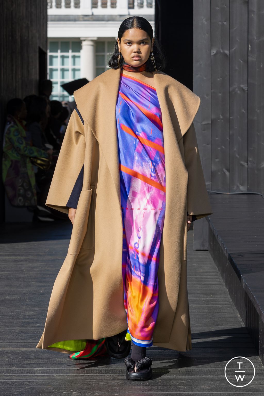Fashion Week London Spring/Summer 2023 look 15 from the Roksanda collection 女装