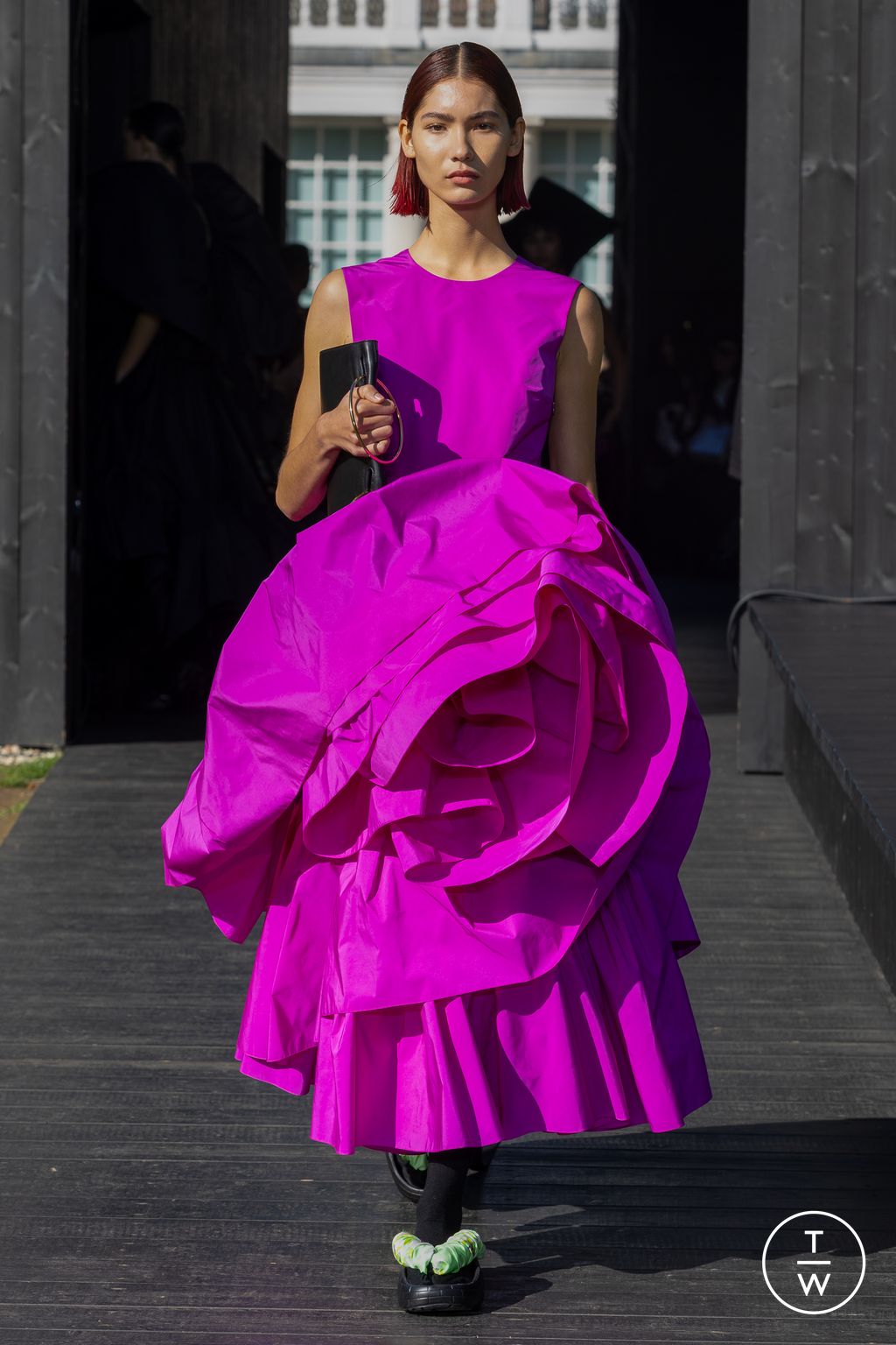 Fashion Week London Spring/Summer 2023 look 31 from the Roksanda collection 女装