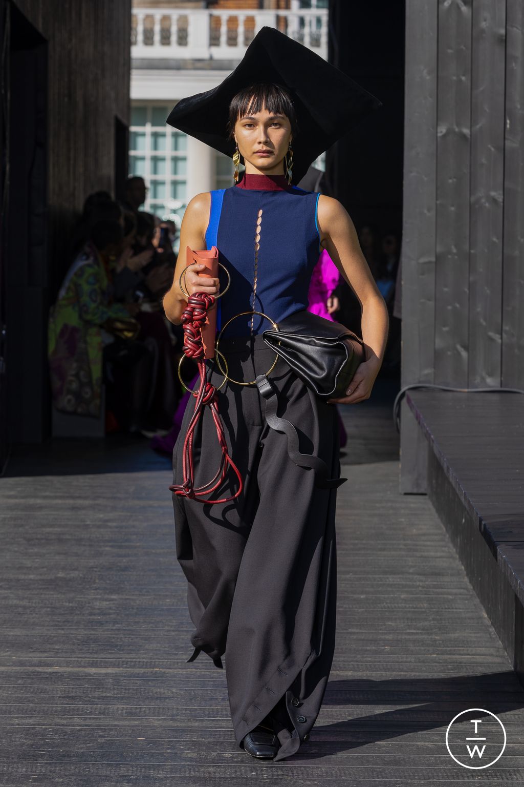 Fashion Week London Spring/Summer 2023 look 32 from the Roksanda collection womenswear