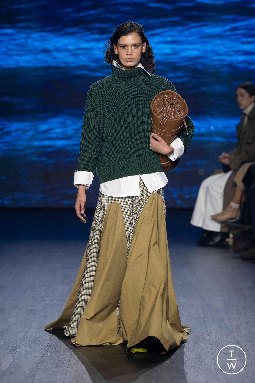 Fashion Week London Fall/Winter 2023 look 7 from the S.S.Daley collection 女装