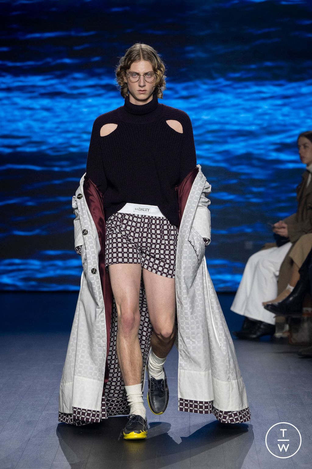 Fashion Week London Fall/Winter 2023 look 16 from the S.S.Daley collection 女装