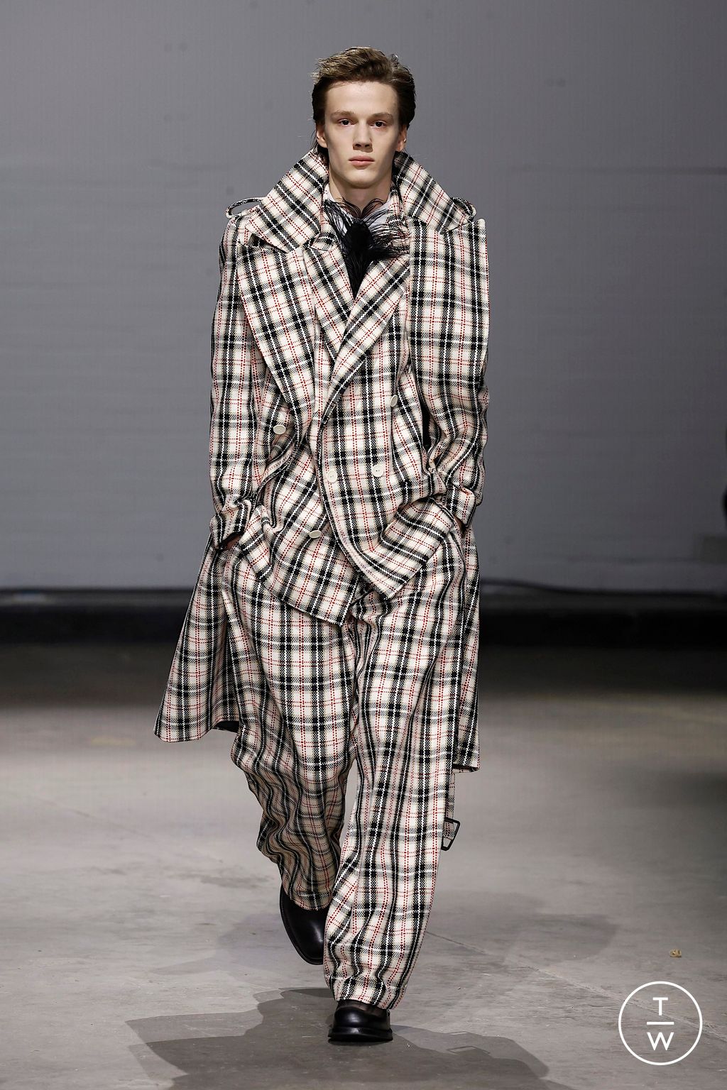 Fashion Week London Fall/Winter 2025 look 22 from the S.S.Daley collection womenswear