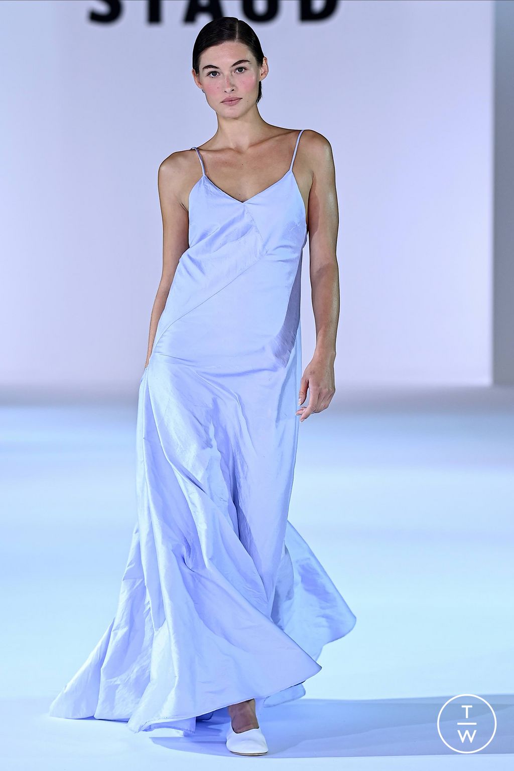 Fashion Week New York Spring/Summer 2024 look 1 de la collection Staud womenswear