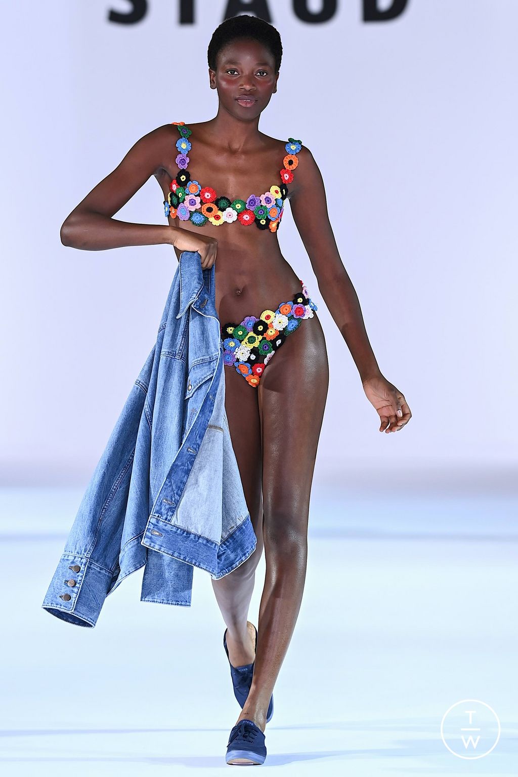 Fashion Week New York Spring/Summer 2024 look 24 de la collection Staud womenswear
