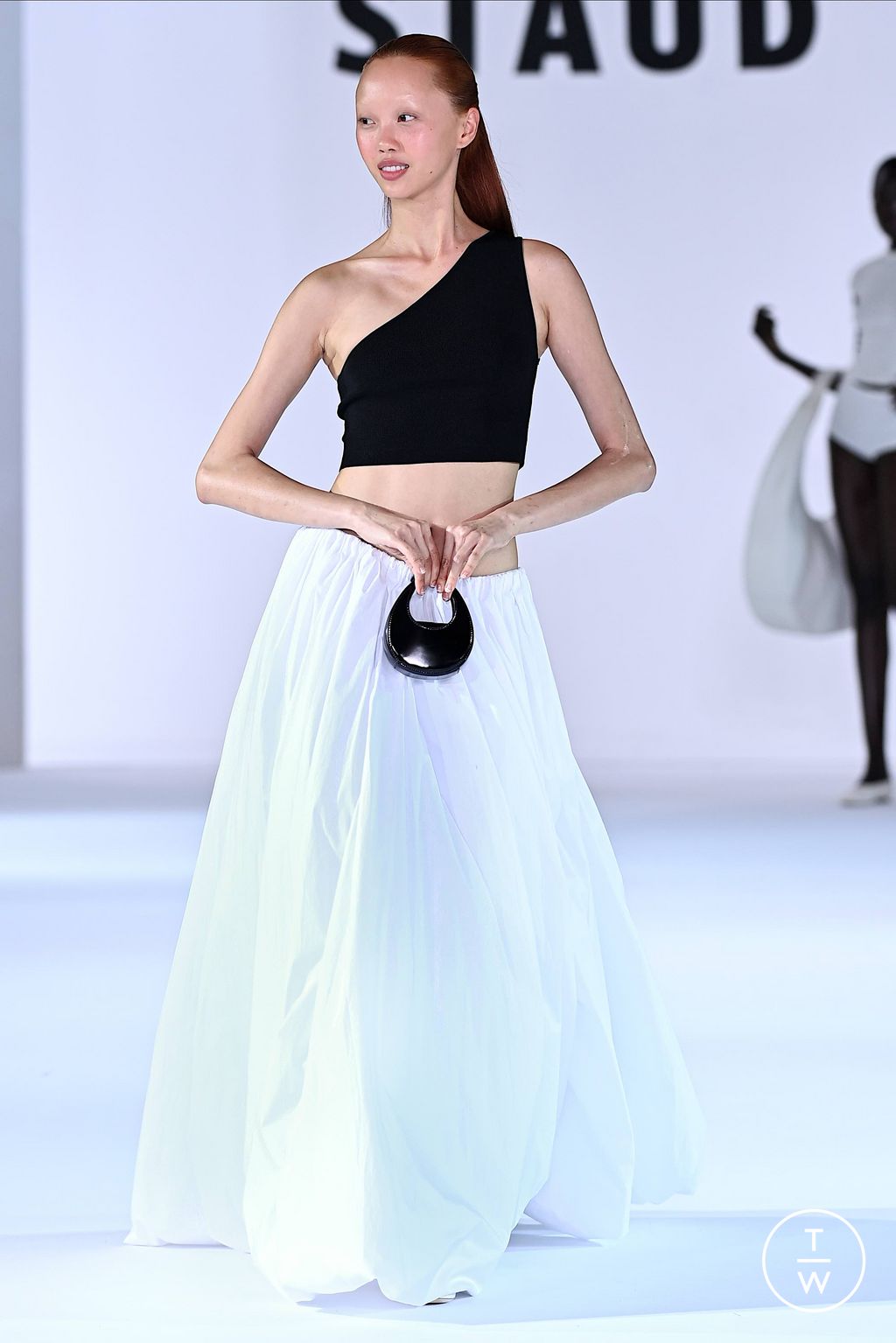 Fashion Week New York Spring/Summer 2024 look 39 de la collection Staud womenswear