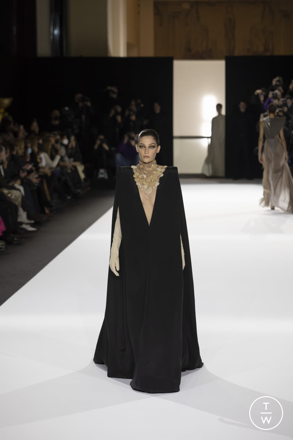 Fashion Week Paris Spring/Summer 2022 look 22 from the Stephane Rolland collection couture
