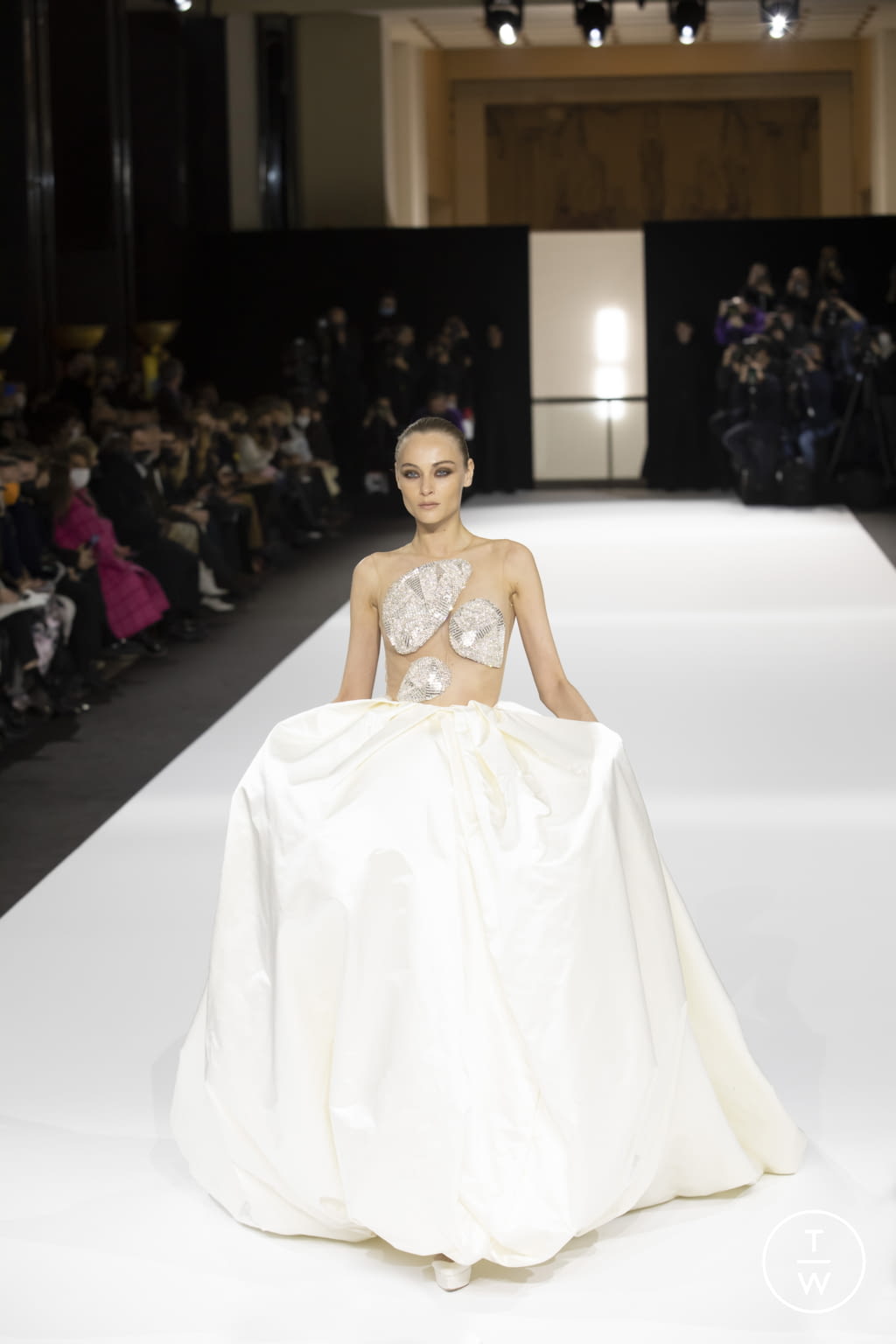 Fashion Week Paris Spring/Summer 2022 look 29 from the Stephane Rolland collection couture
