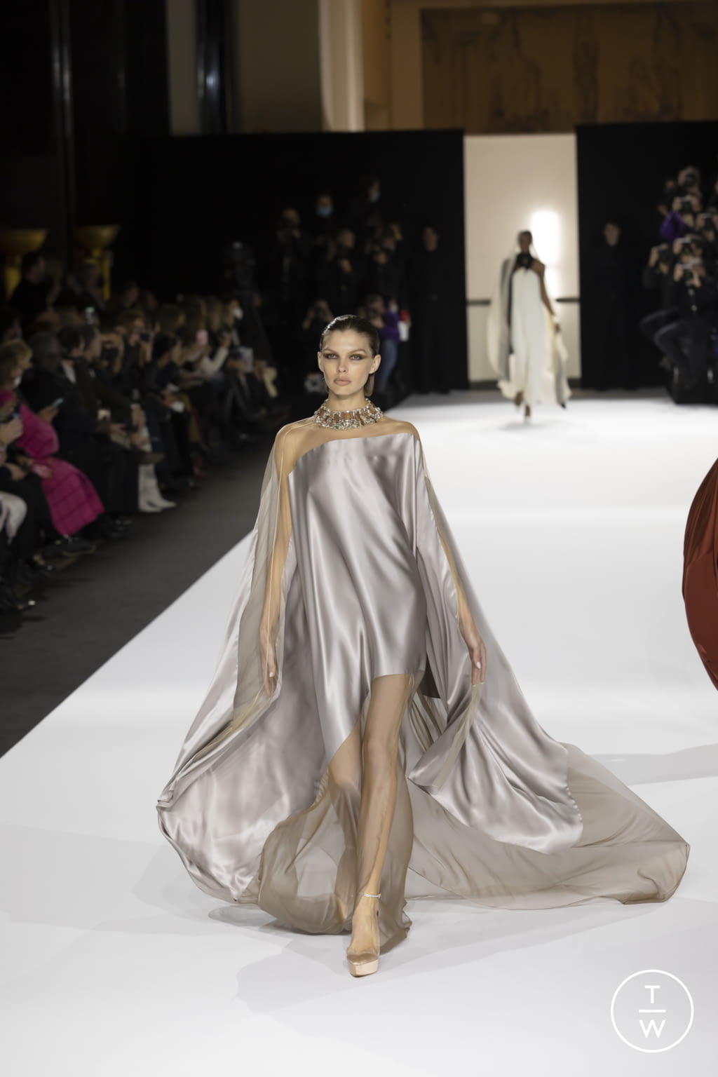 Fashion Week Paris Spring/Summer 2022 look 6 from the Stephane Rolland collection 高级定制