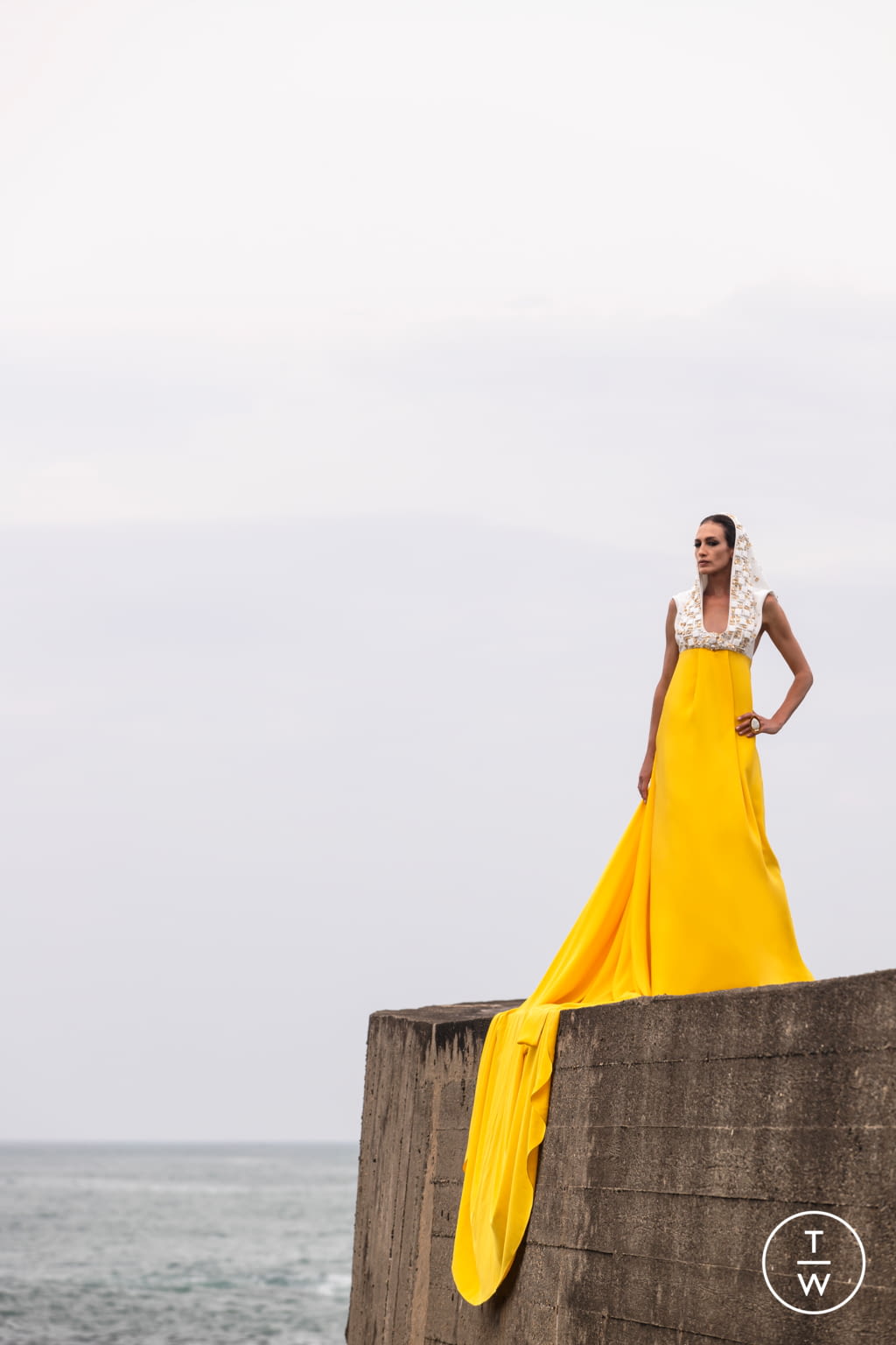 Fashion Week Paris Fall/Winter 2021 look 10 de la collection Stephane Rolland couture