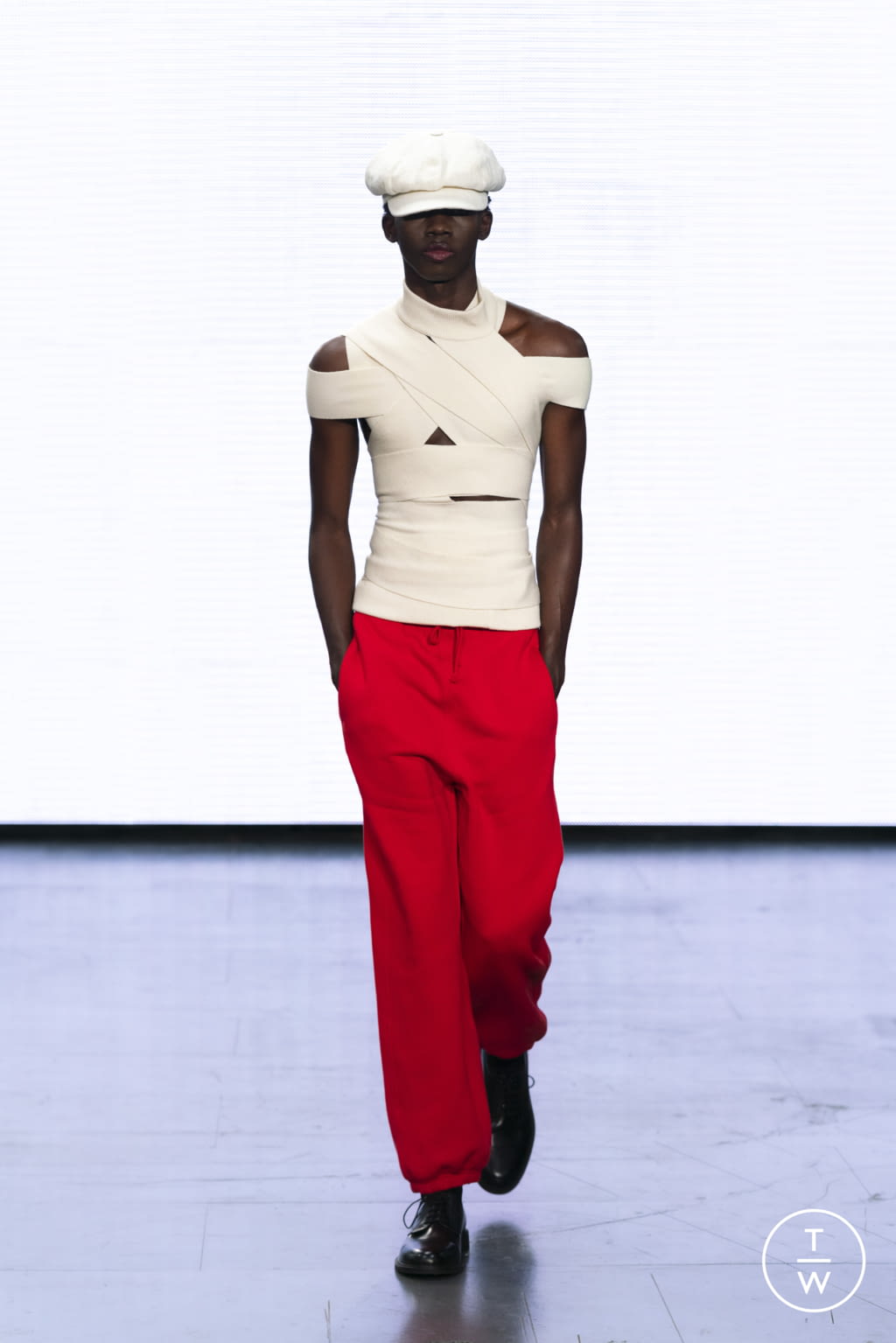 Fashion Week London Spring/Summer 2022 look 9 from the Stefan Cooke collection 男装